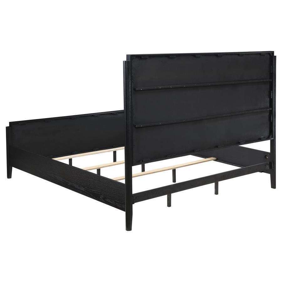 

    
Transitional Black Wood California King Panel Bed Coaster Brookmead 224711KW
