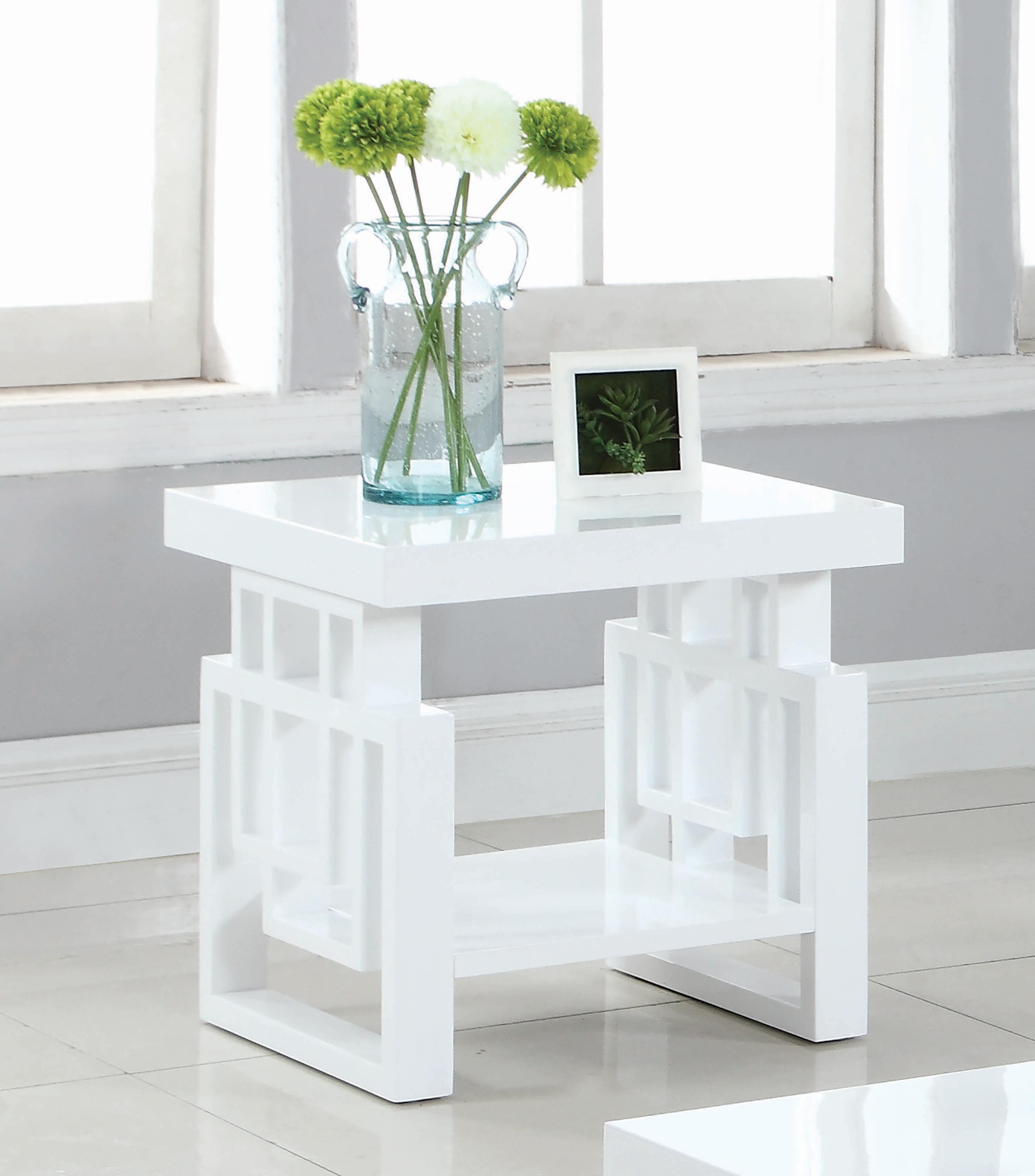 

    
Transitional Glossy White Wood End Table Coaster 705707
