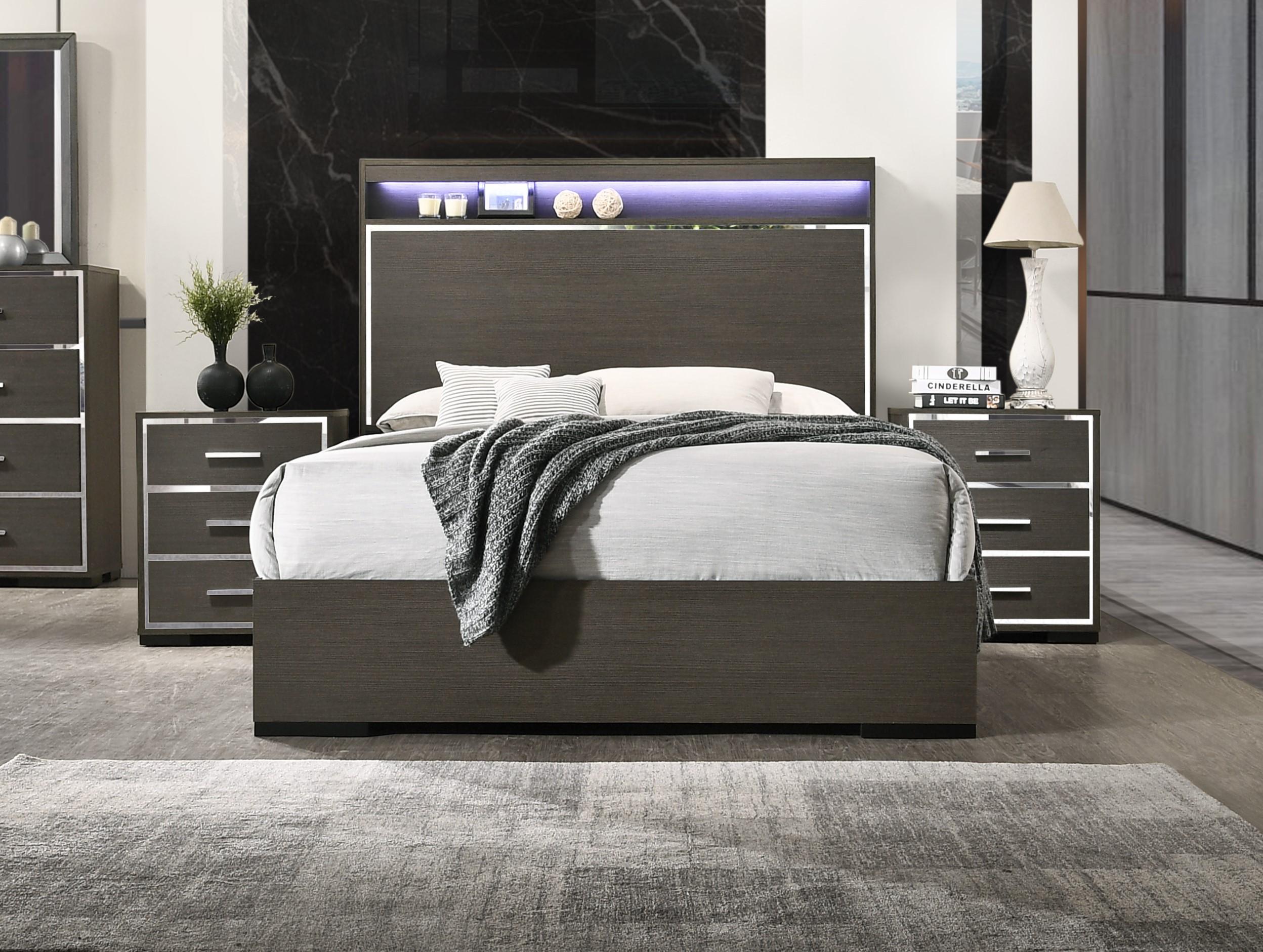 

    
Transitional Gray Oak Wood Queen Bedroom Set 3Pcs w/ LED Lighting Escher-27650Q Acme
