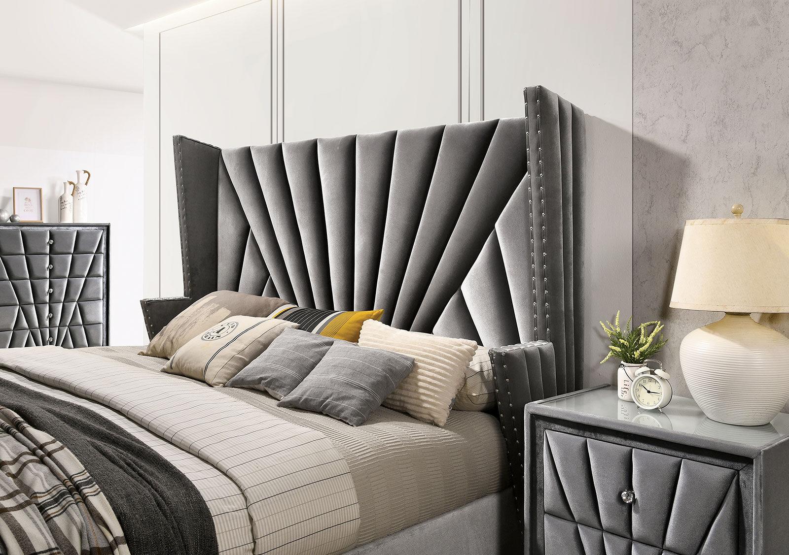 

    
Transitional Gray Solid Wood King Bedroom Set 5pcs Furniture of America CM7164 Carissa
