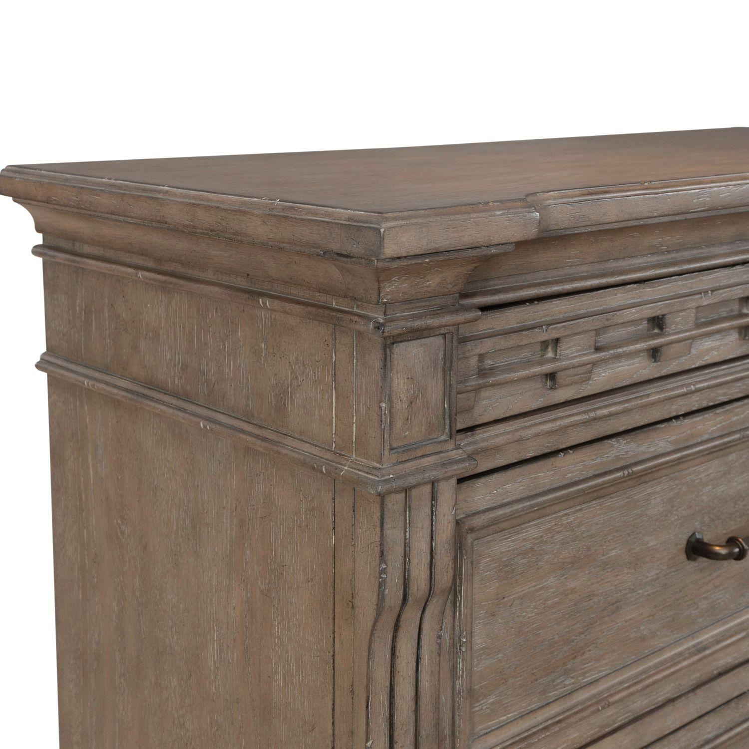 

    
Town &amp; Country (711-BR) Chest
