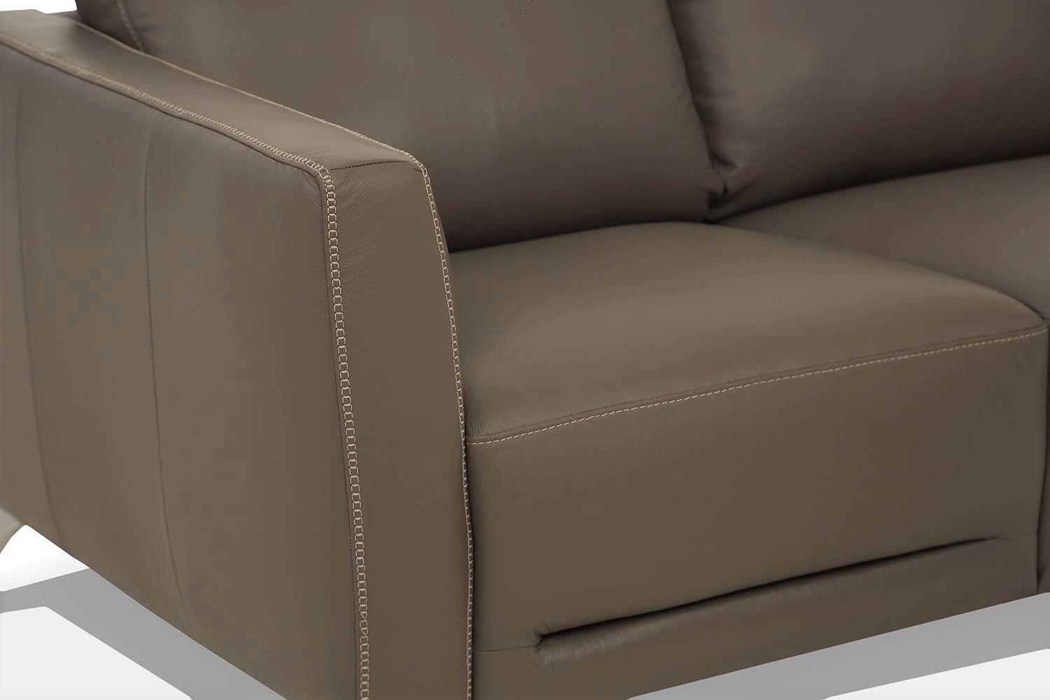 

    
55000-2pcs Transitional Taupe Leather Sofa + Loveseat by Acme Malaga 55000-2pcs

