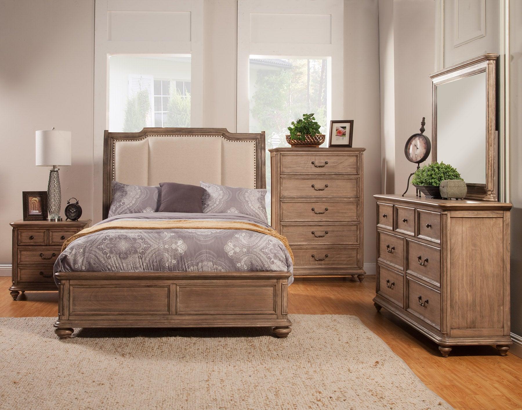 

    
 Photo  Truffle Cal King Upholstered Sleigh Bedroom Set 3 MELBOURNE ALPINE Traditional

