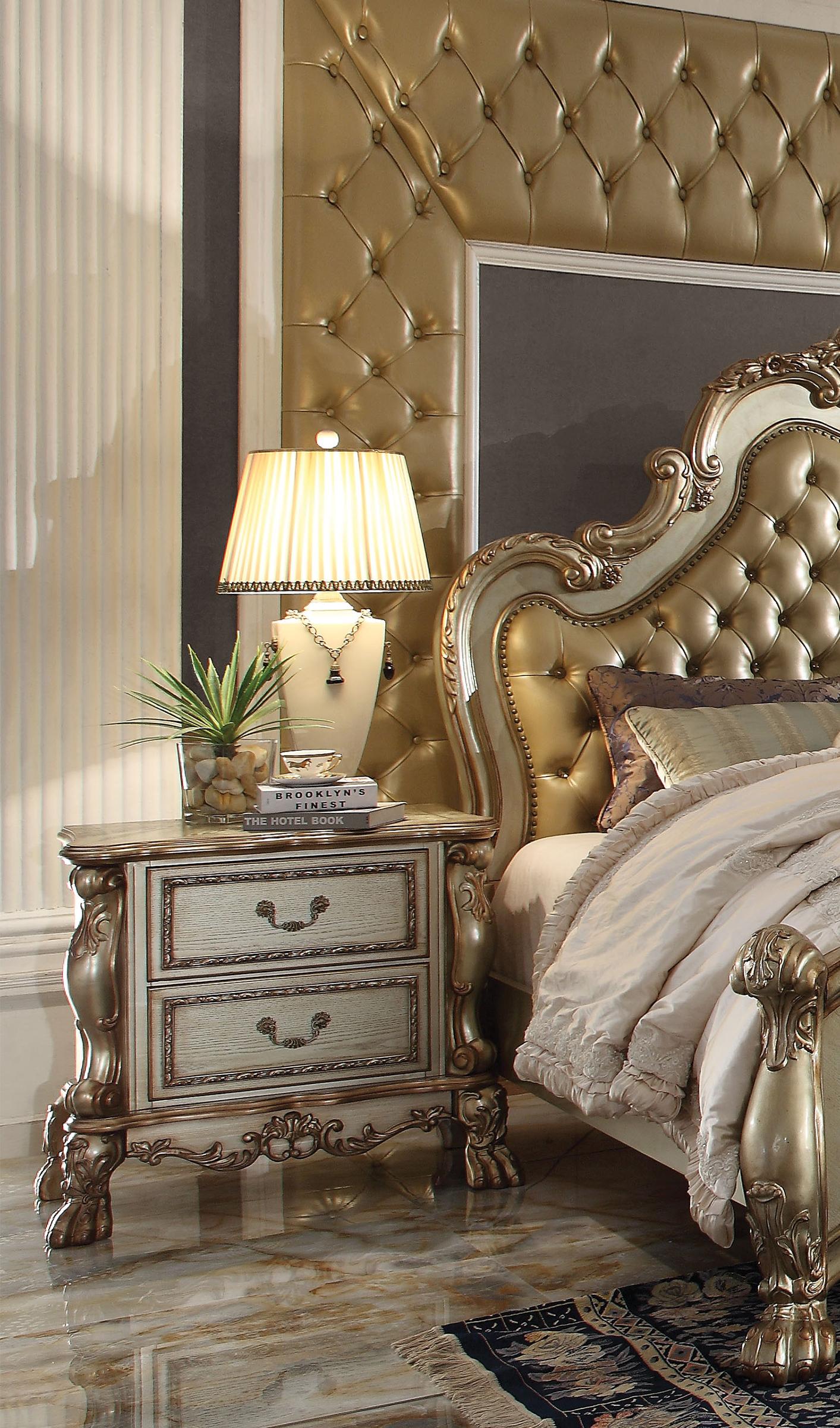

    
Acme Furniture Dresden 23160Q Panel Bedroom Set Bone/Gold Dresden-23160Q-Set-5

