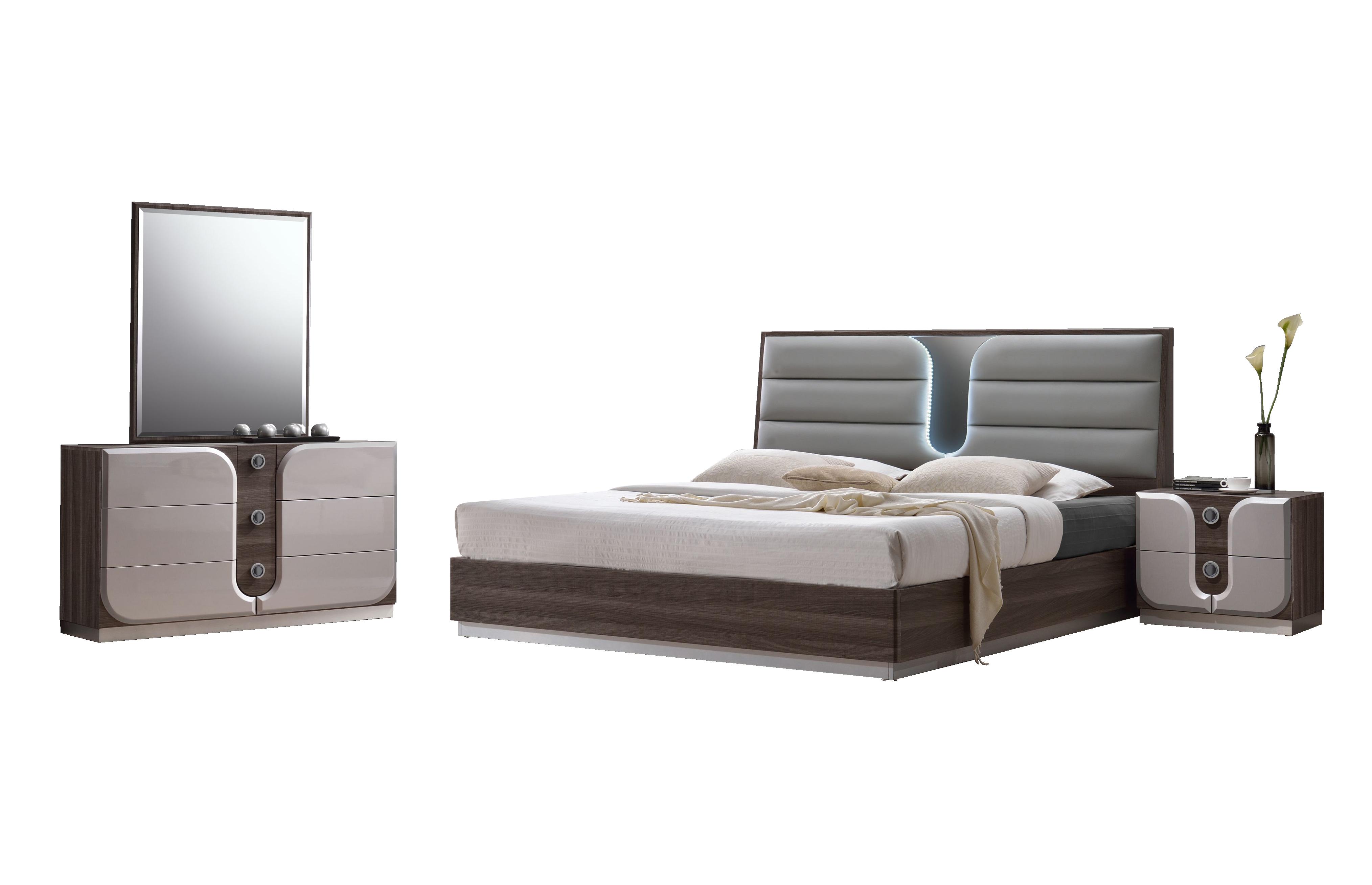 

    
Two-tone Finish Platform King Size Bedroom Set 4Pcs London by Chintaly Imports
