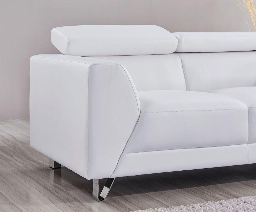 

        
Global Furniture USA U8210 PLUTO WHITE Loveseat White leather gel 00887179029380
