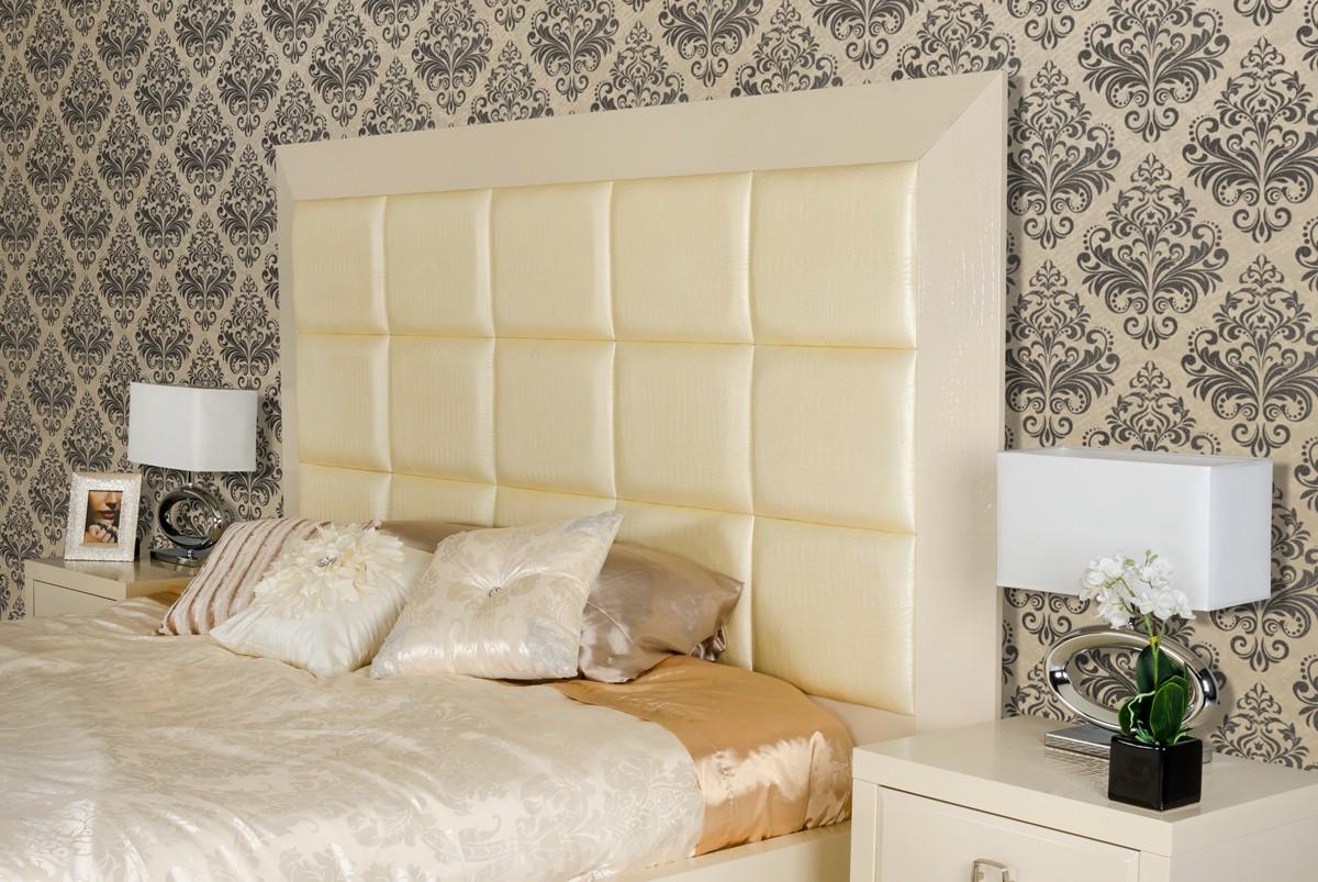 

        
VIG Furniture A&amp;X Glam Platform Bed Champagne Bonded Leather 00840729111744
