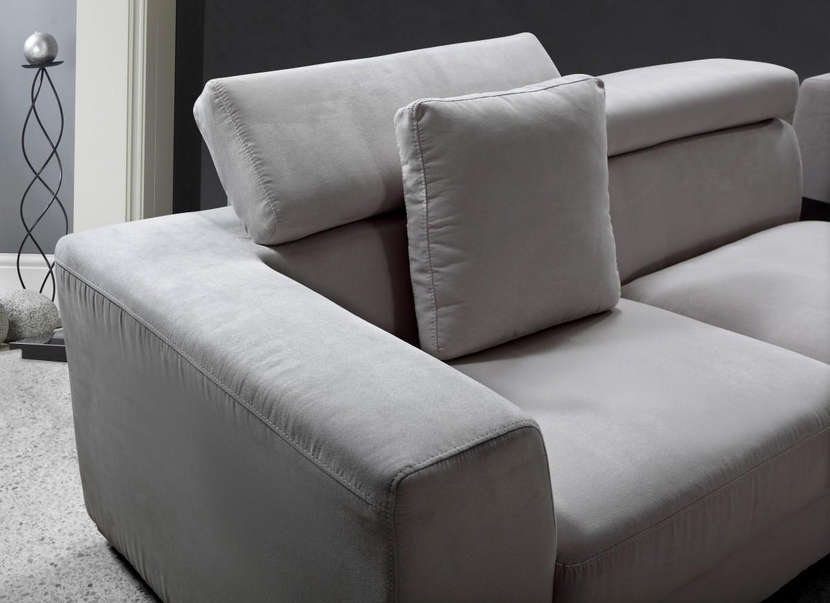 

    
VG2T0615 VIG Furniture Sectional Sofa
