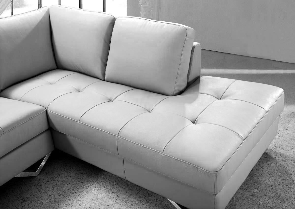 

    
VIG Furniture Divani Casa Vanity Sectional Sofa White VG2T0744S-WHT
