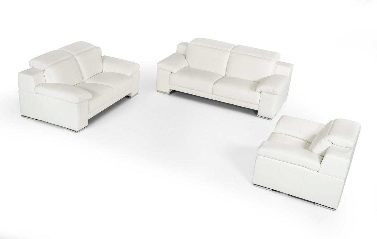 

    
VGNTEVERGREEN-WHT VIG Furniture Sofa Set
