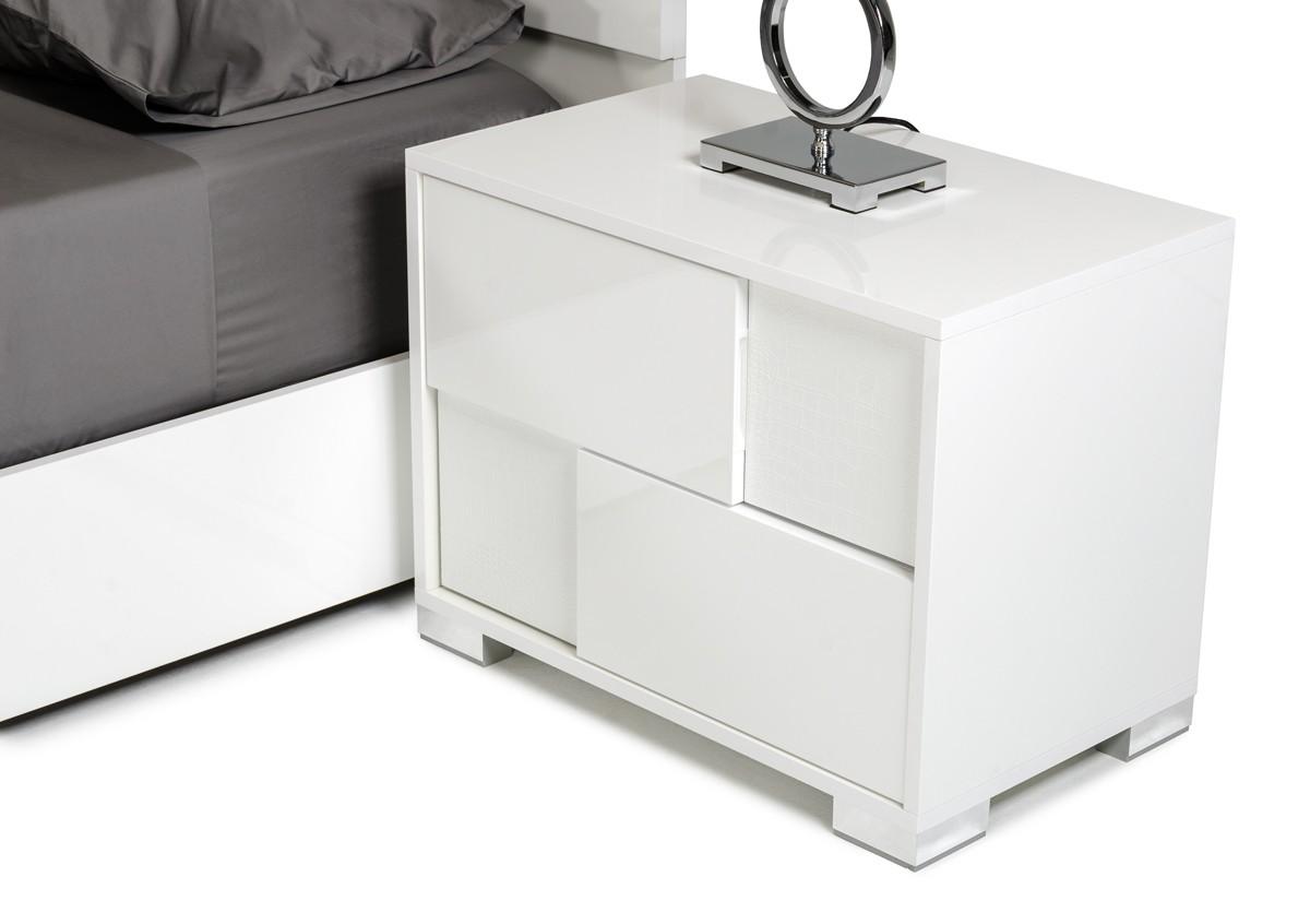 

    
VIG Modrest Ancona White High Gloss and Crocodile Textured Finish King Bedroom Set 3Pcs Made In Italy
