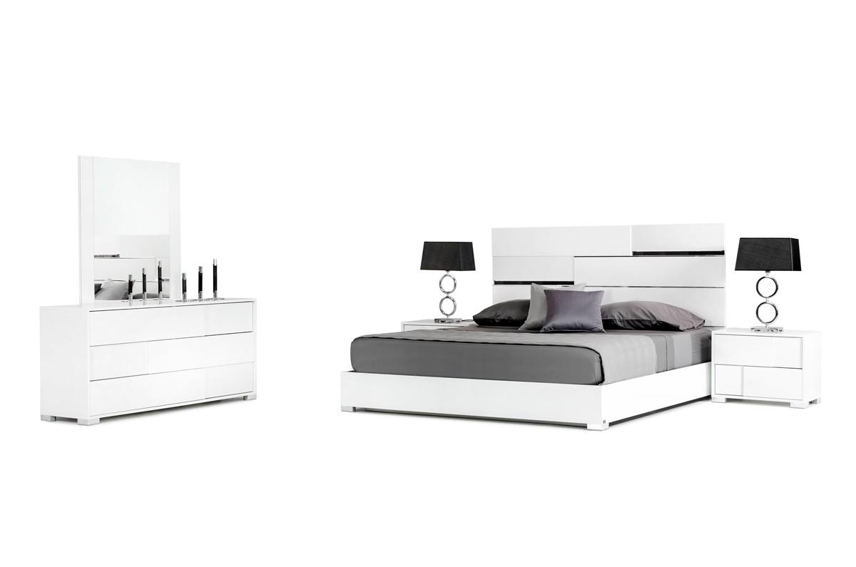 

    
VGACANCONA-BED-WHT-EK-Set-3 VIG Modrest Ancona White High Gloss and Crocodile Textured Finish King Bedroom Set 3Pcs Made In Italy
