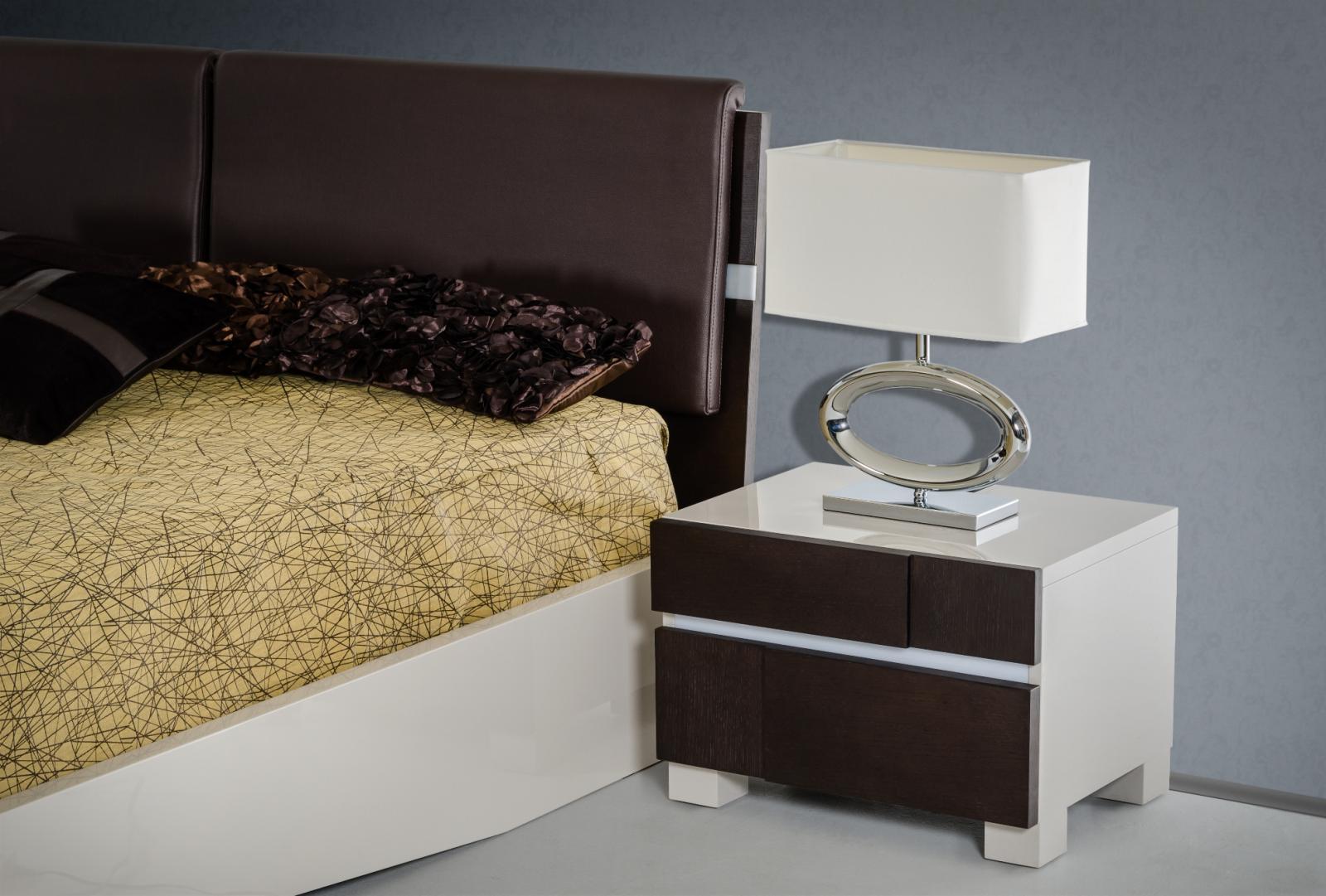 

    
VIG Modrest Anzio Brown Oak Floating King Bedroom Set 2Pcs W/LED Lights Modern
