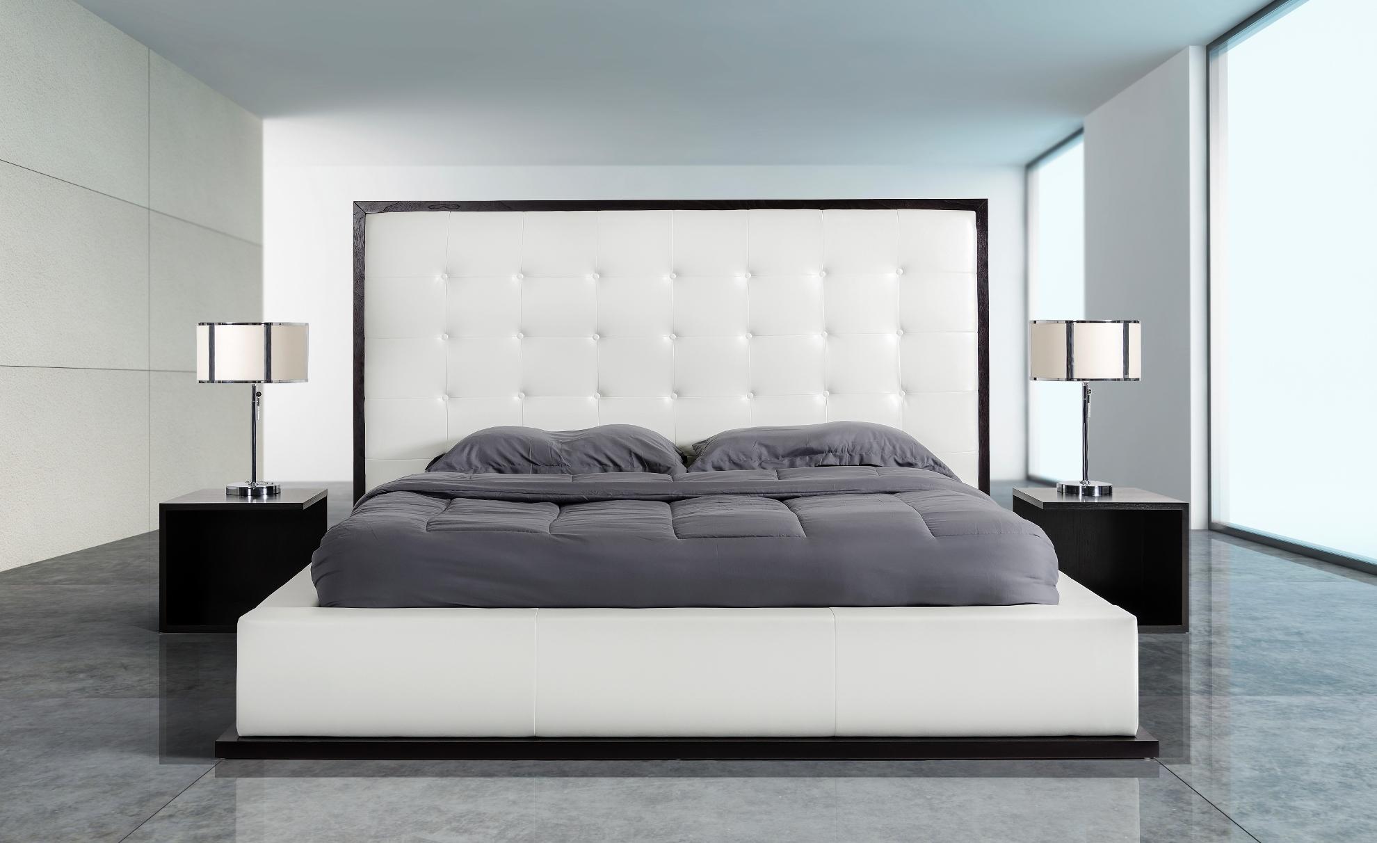 

    
VIG Modrest Beth Wenge Frame White Leatherette Eastern King Platform Bedroom Set 2Pcs

