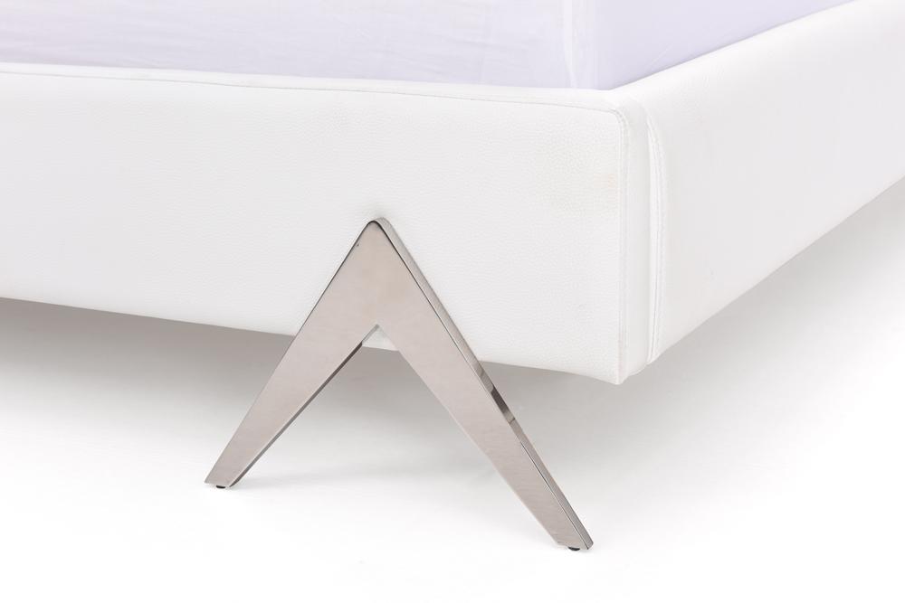

    
 Shop  VIG Modrest Candid Glossy White Leatherette Queen Bedroom Set 5Pcs Modern
