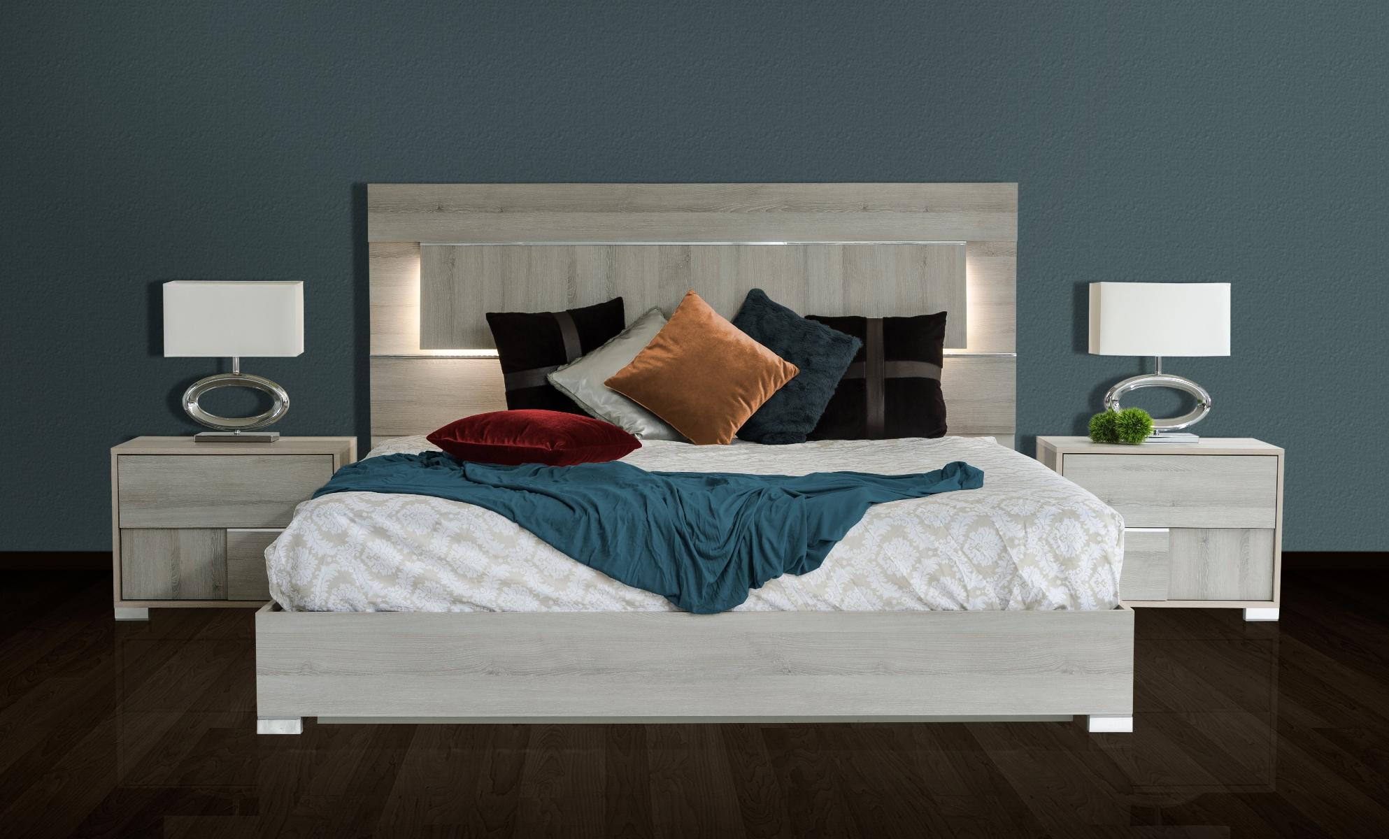 

    
VGACETHAN-BED-CK-Set-3 VIG Modrest Ethan Modern Grey Veneer Finish LED Lighted Headboard Cal King Bedroom Set 3Pcs Made In Italy
