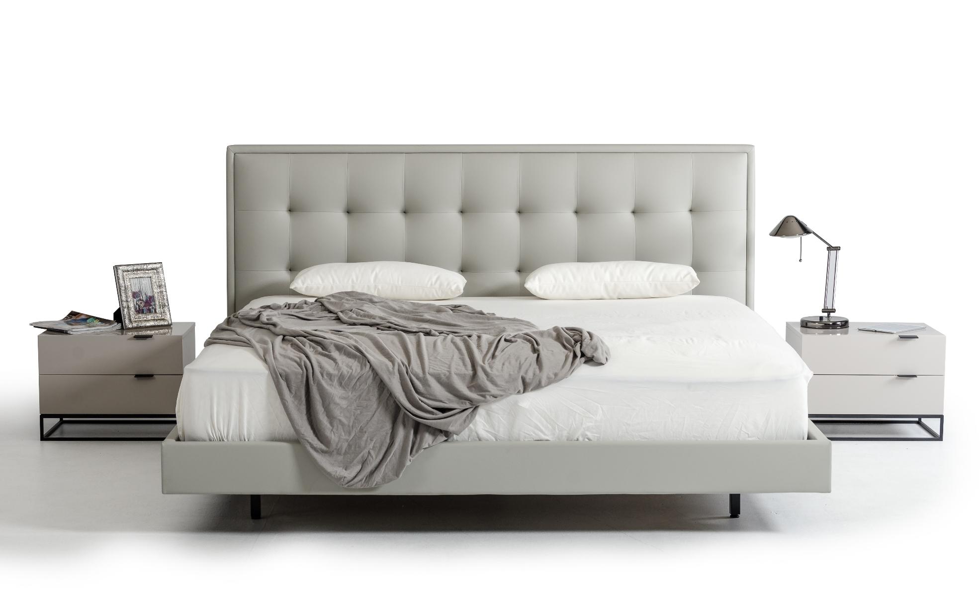 

    
VIG Modrest Hera Grey Leatherette Tufted Headboard Queen Bedroom Set 5Pcs Modern
