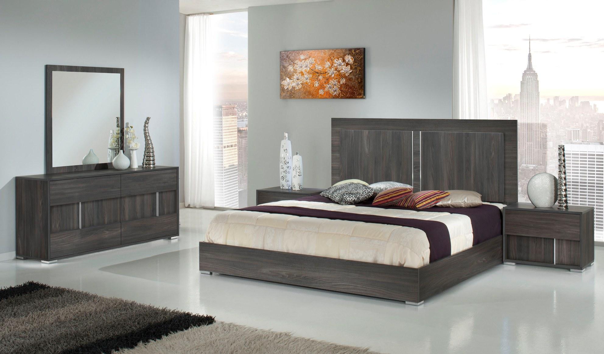 

    
VIG Furniture Modrest Luca Platform Bed Grey VGACLUCA-BED-GRY-EK
