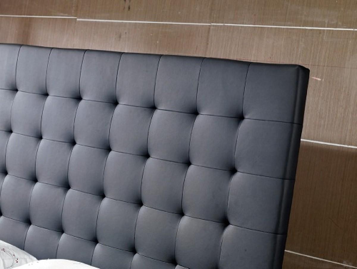 

        
VIG Furniture Modrest Lyrica Platform Bed Black Leatherette 00840729143813
