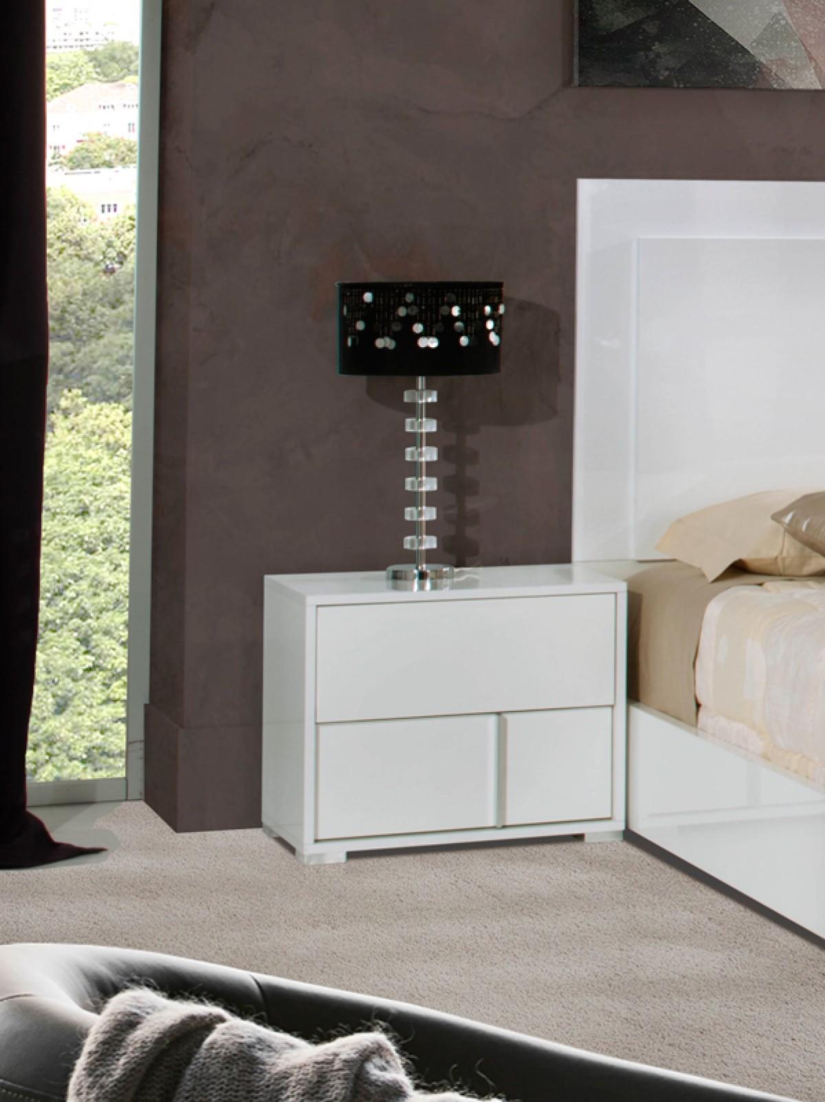 

    
VIG Modrest Nicla White Gloss Finish Eastern King Bedroom Set 3Pcs Made In Italy
