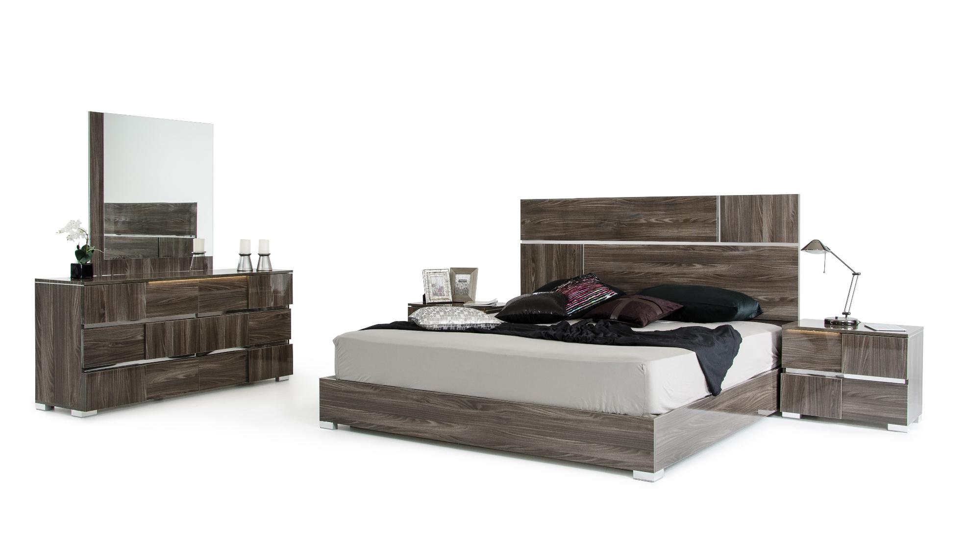 

    
VGACPICASSO-BED-GRY-CK-Set-3 VIG Modrest Picasso Elm Grey Lacquer Finish Cal King Bedroom Set 3 Made In Italy
