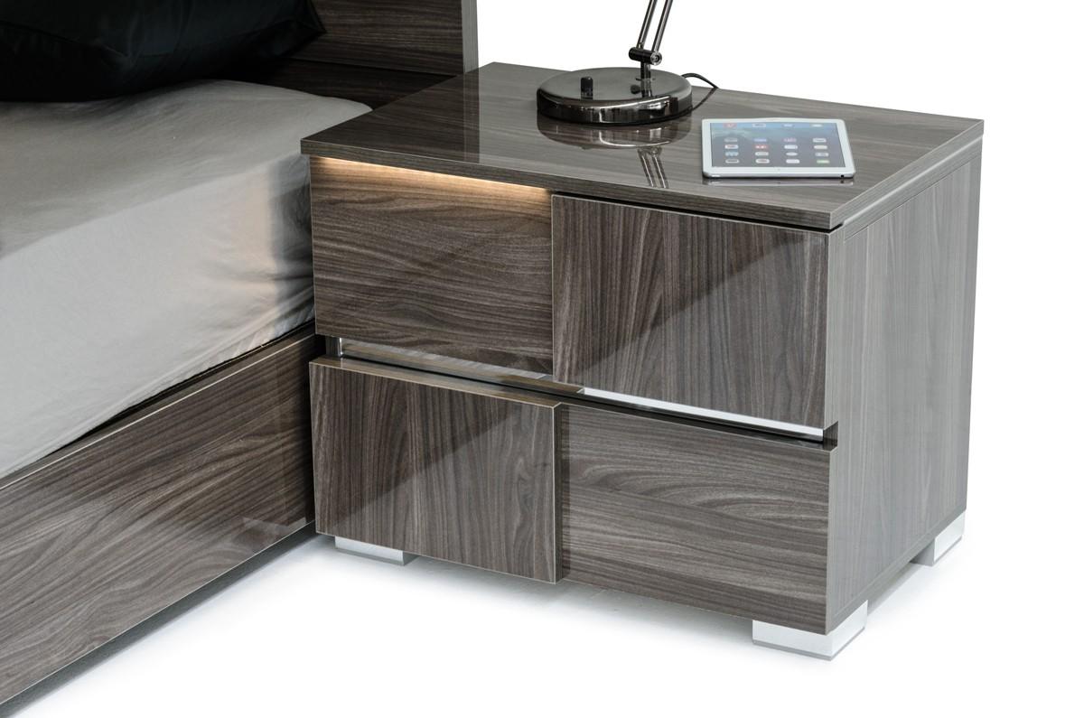

    
VIG Furniture Modrest Picasso Platform Bed Grey VGACPICASSO-BED-GRY-CK-Set-3
