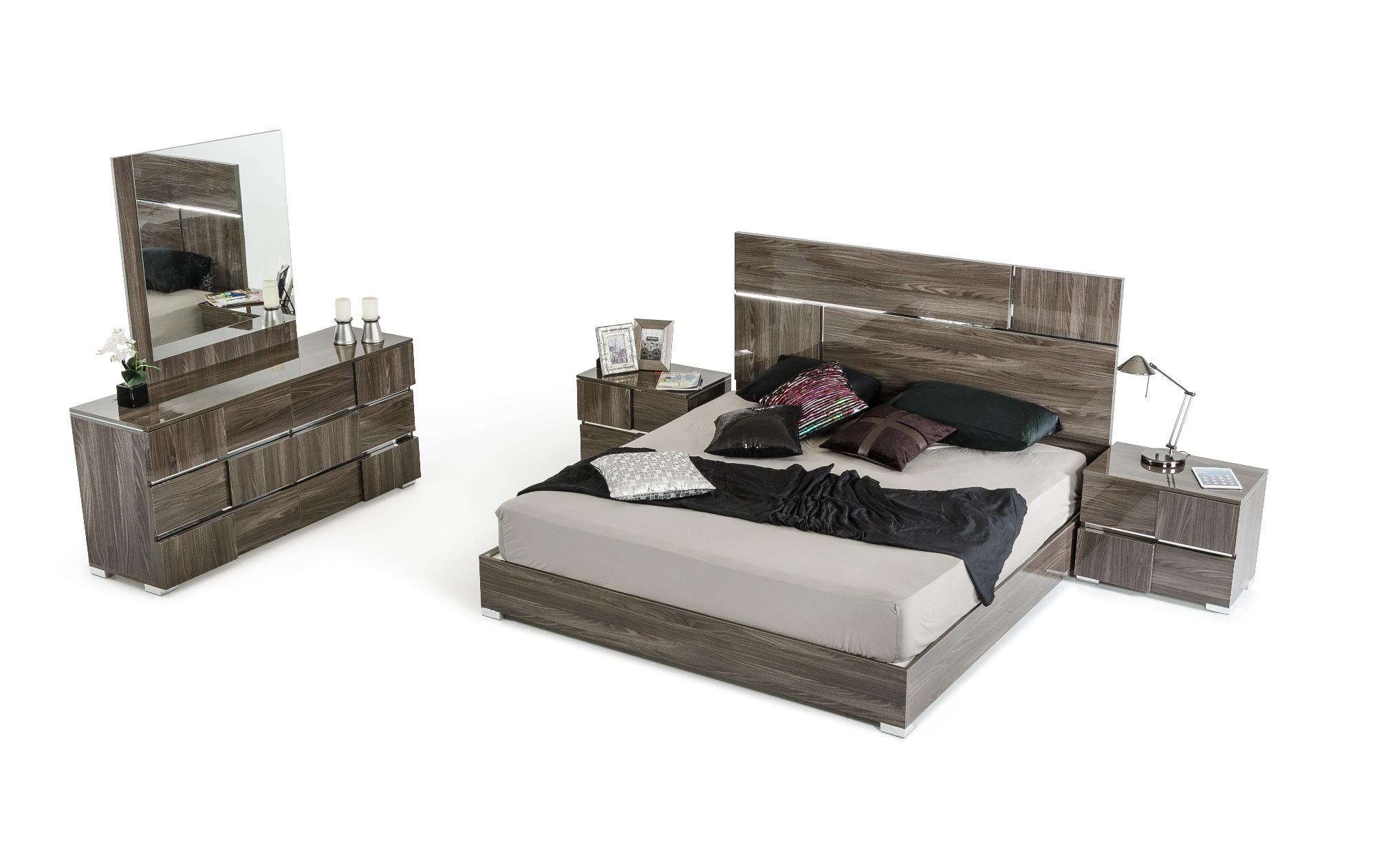 

    
VIG Furniture Modrest Picasso Platform Bed Grey VGACPICASSO-BED-GRY-Q
