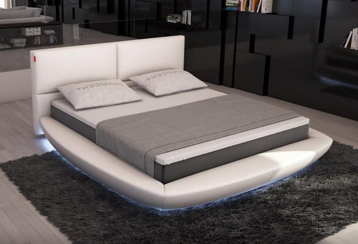 

    
White Eco-Leather Queen Round Bed w/LED Lights VIG Modrest Sferico
