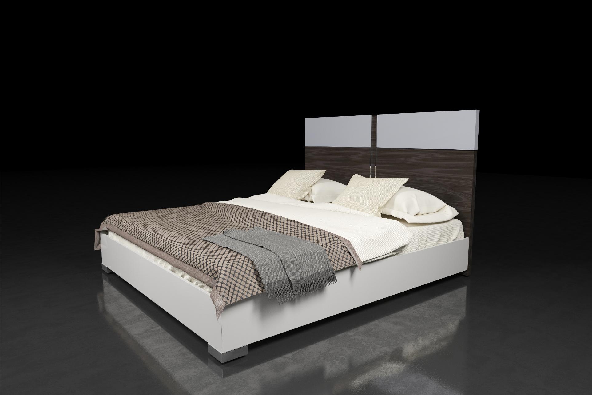 

    
VGACCORRADO-BED-EK-Set-3 VIG Furniture Platform Bed
