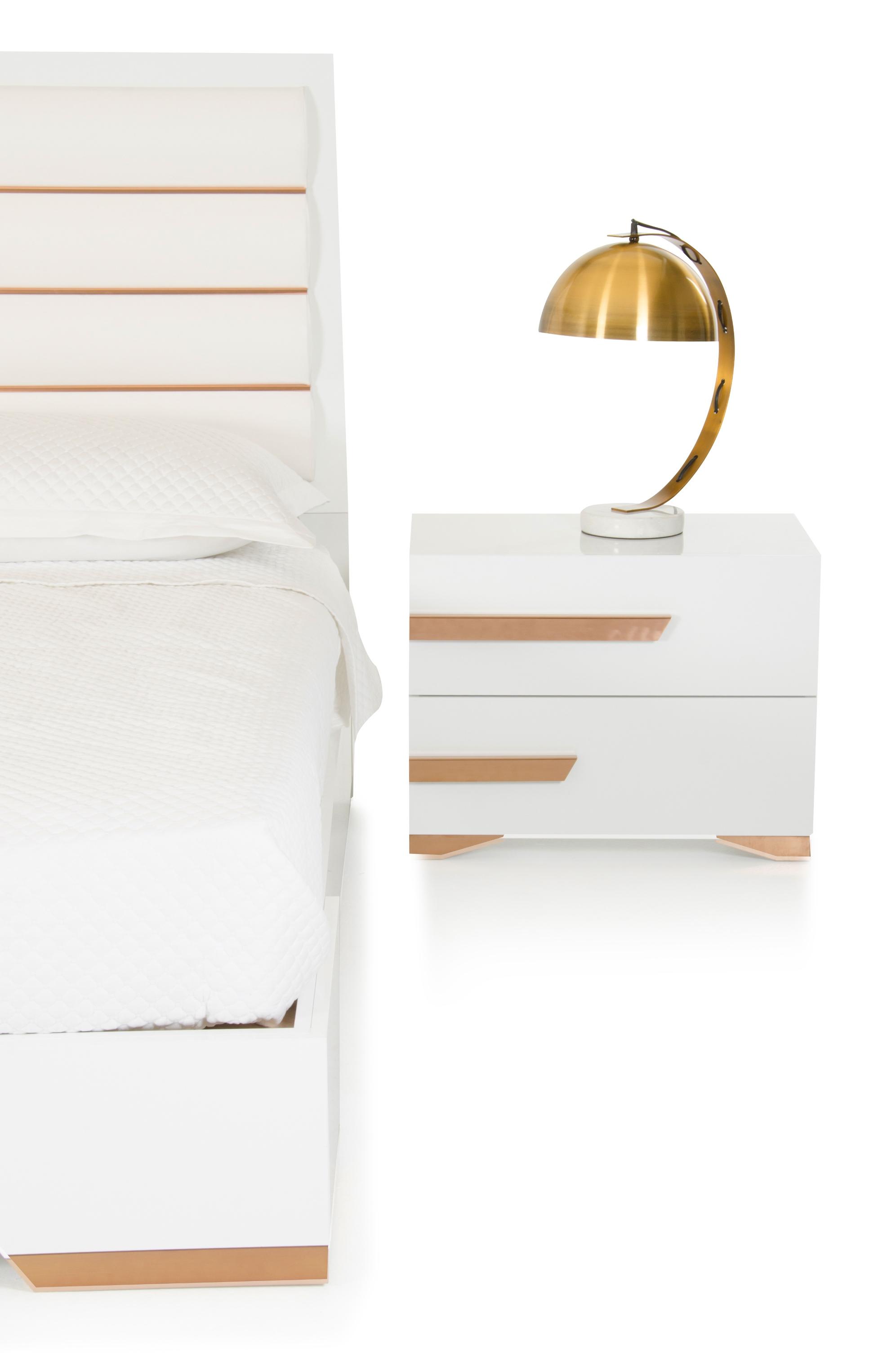 

    
VIG Furniture Nova Domus Juliet Platform Bedroom Set White VGACJULIET-WHT-SET-Q-5
