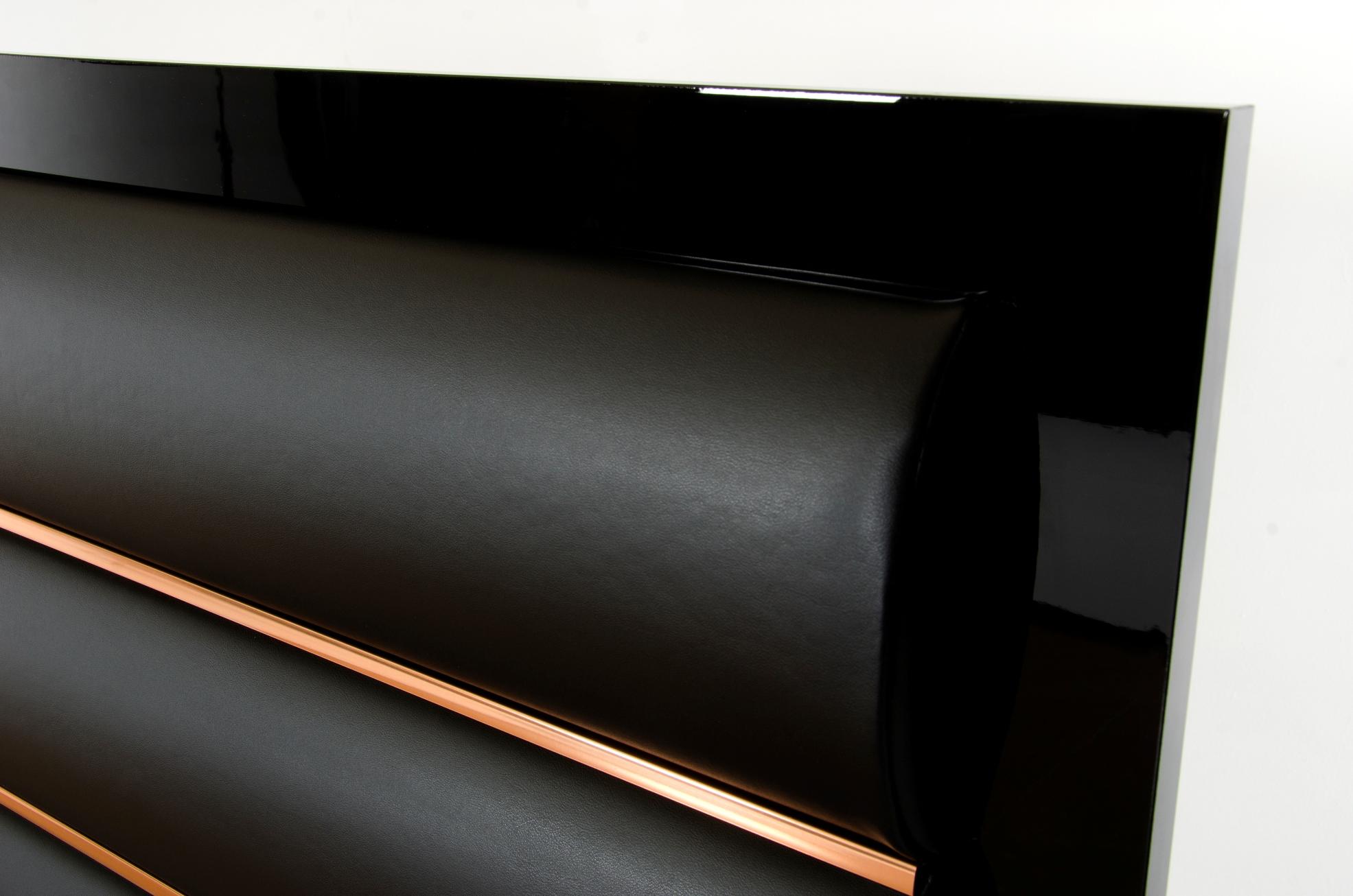 

    
VIG Furniture Nova Domus Romeo Platform Bed Black VGACROMEO-BED-EK

