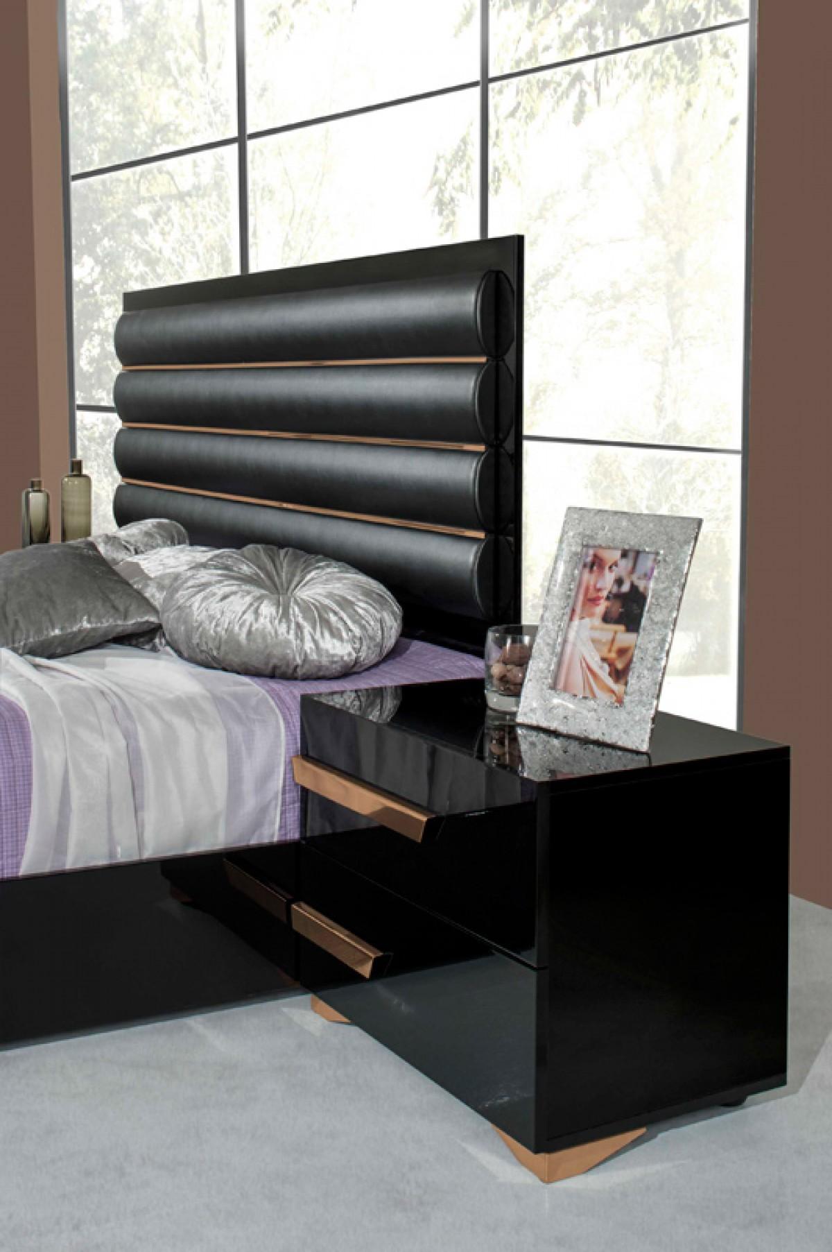 

    
Glossy Black Rosegold King Bedroom Set 3Pcs VIG Nova Domus Romeo MADE IN ITALY
