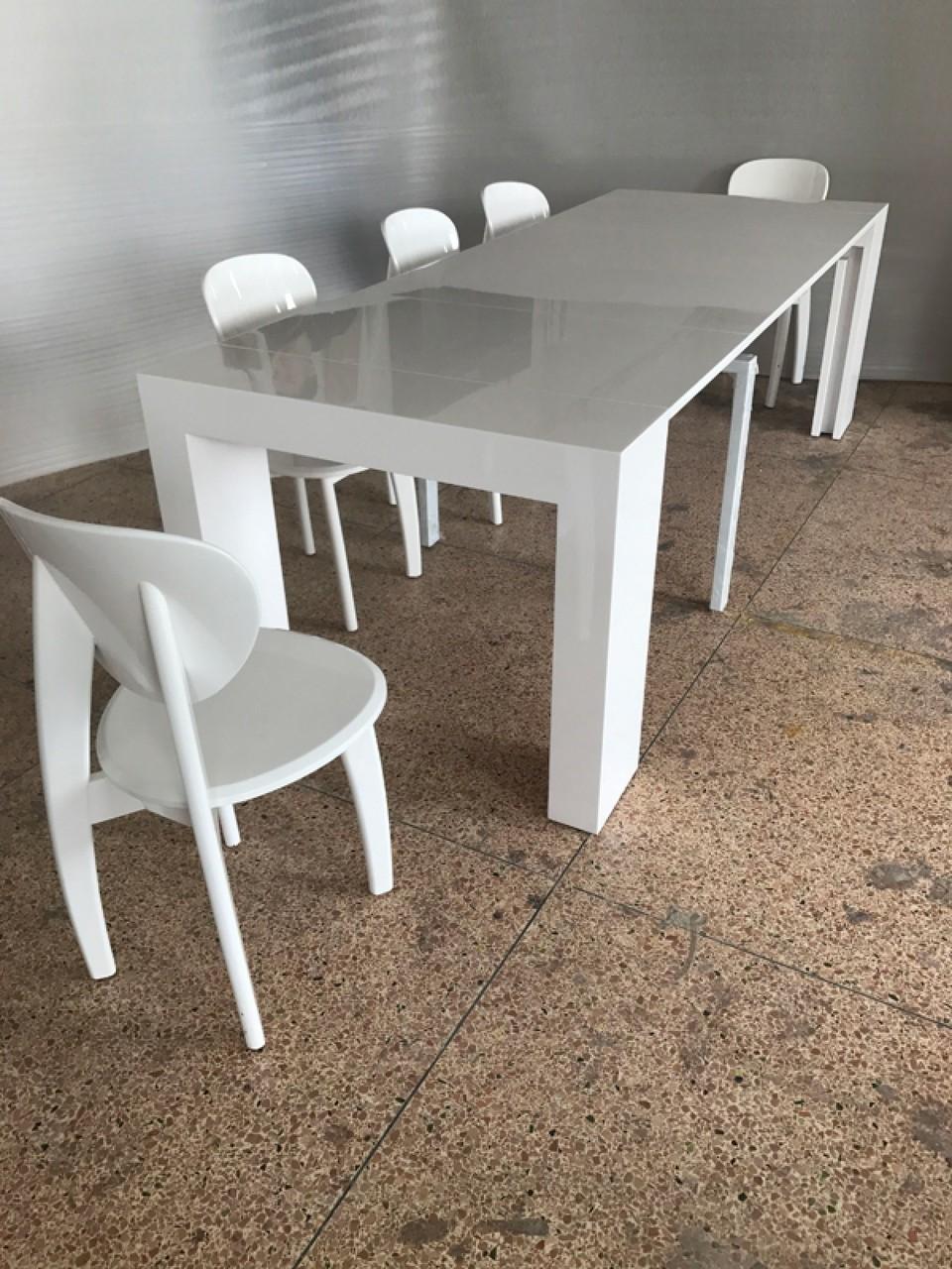 

    
Glossy White Extendable Dining Table VIG Versus Doreen Modern Contemporary

