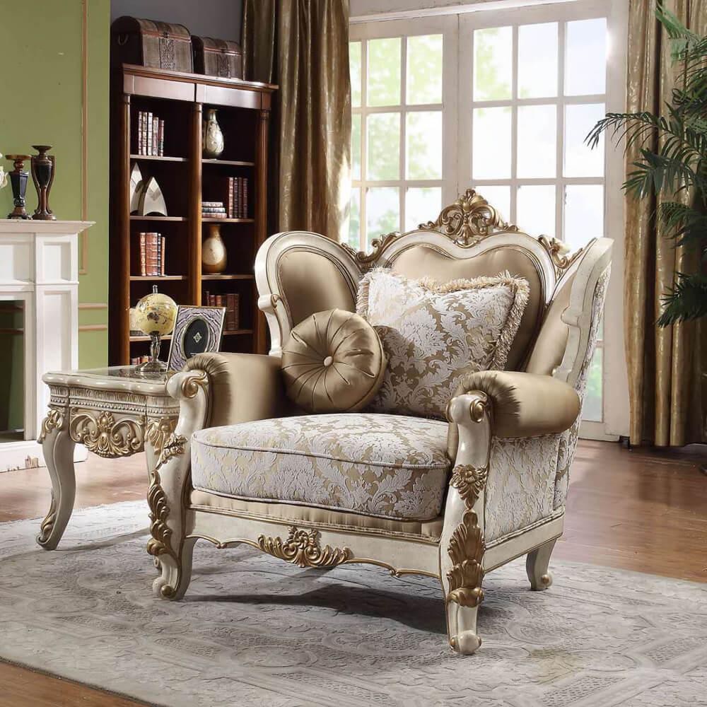 

    
Vintage White Armchair Carved Wood Traditional Homey Design HD-2652
