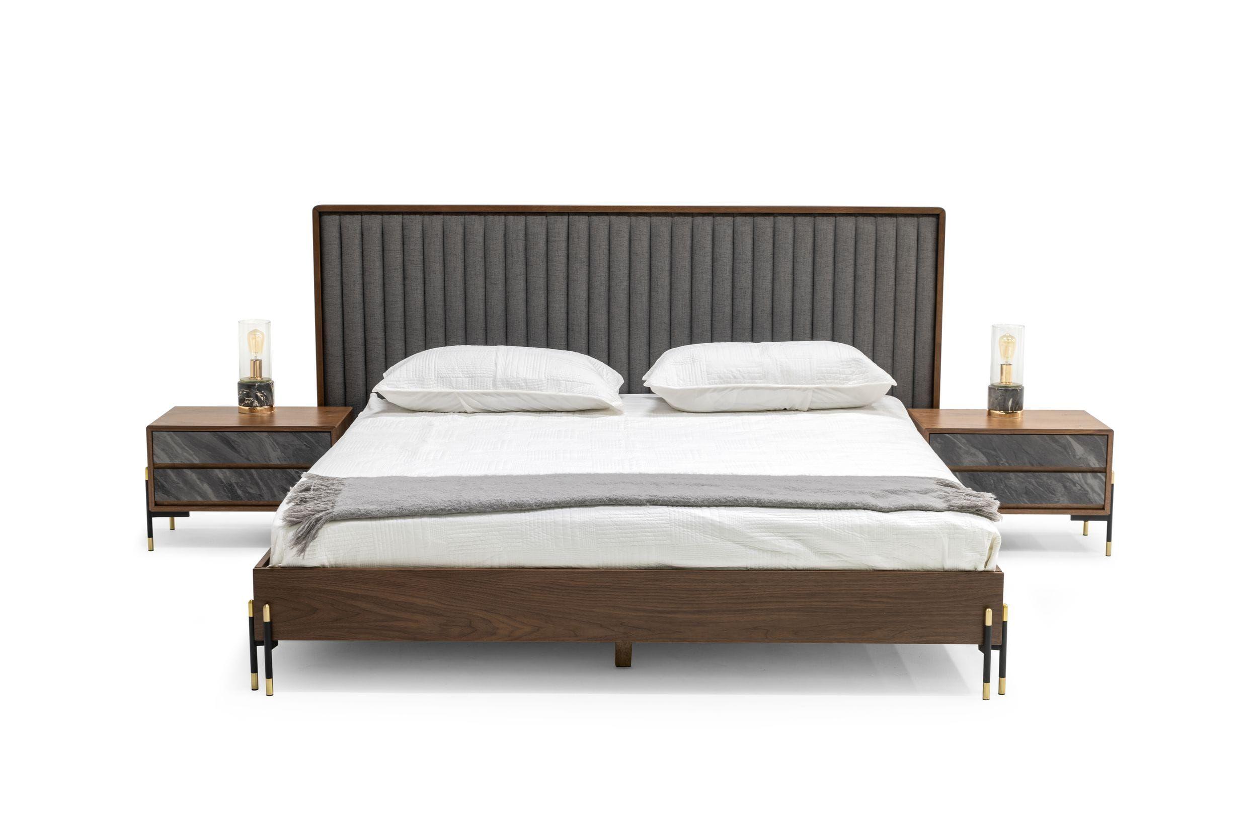 

    
Walnut & Gray Fabric Eastern King Size Panel Bed by VIG Nova Domus Metcalf
