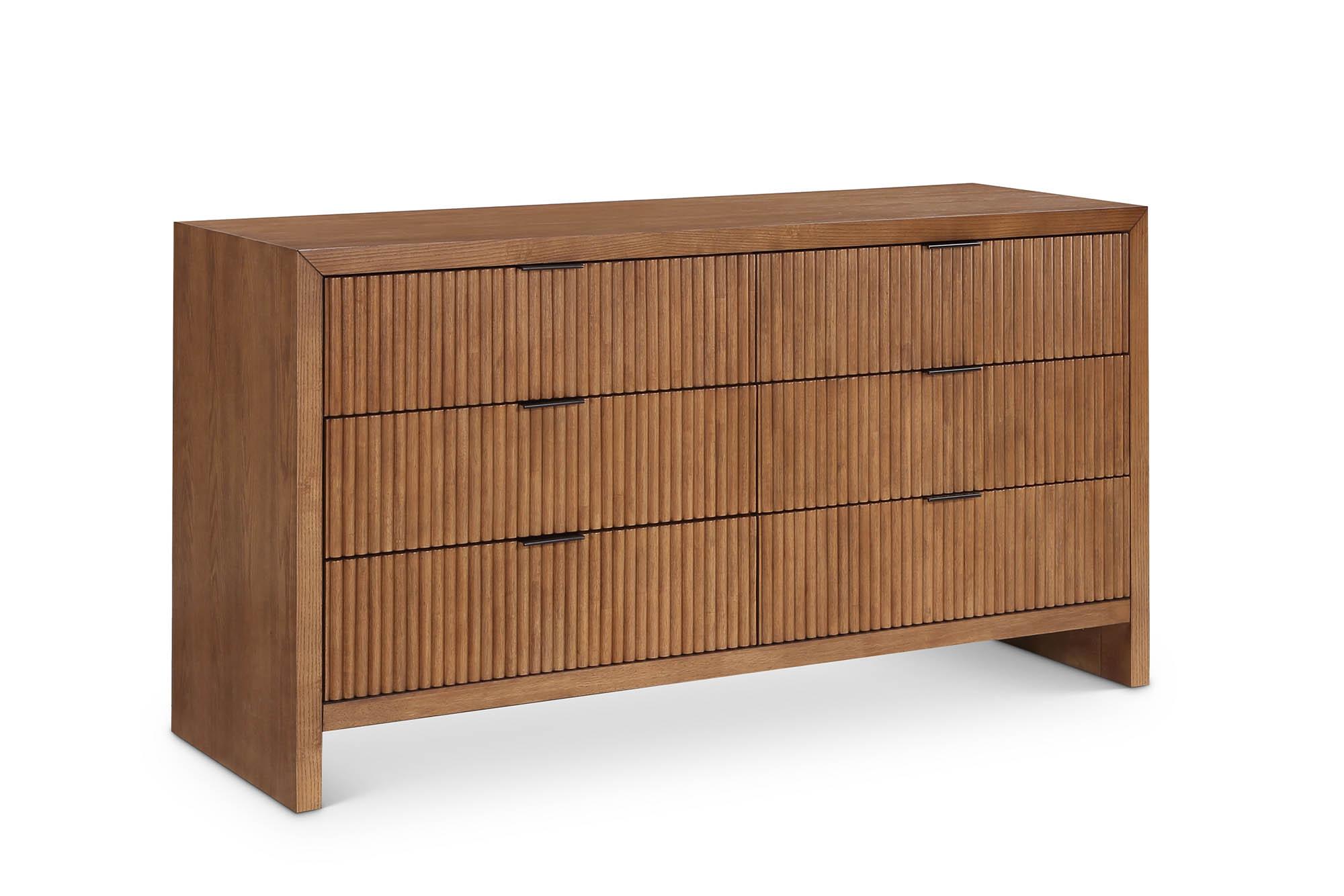 

    
Walnut Solid Wood Dresser FAIRFAX 311Walnut-D Meridian Contemporary Modern
