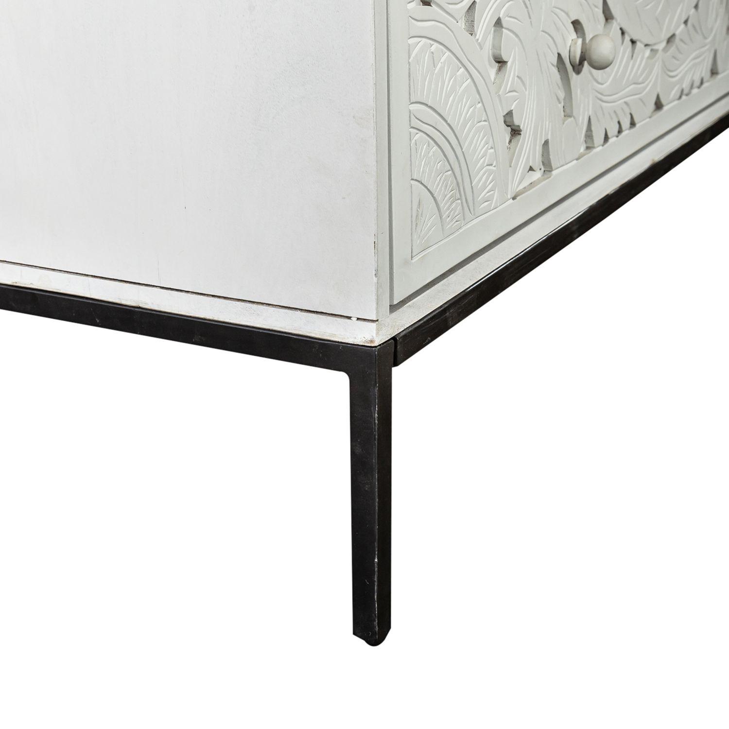 

                    
Liberty Furniture Woodlyn Cabinet White  Purchase 
