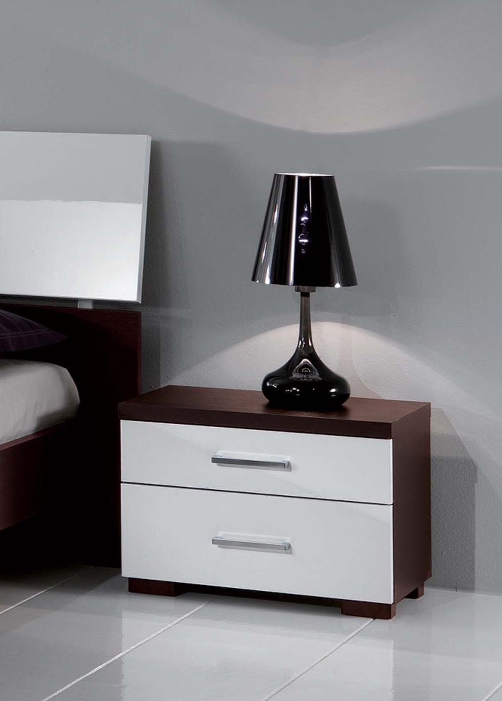 

                    
Luca Home LH1000WE/WH-Q/D/N/M Platform Bedroom Set White/Wenge  Purchase 
