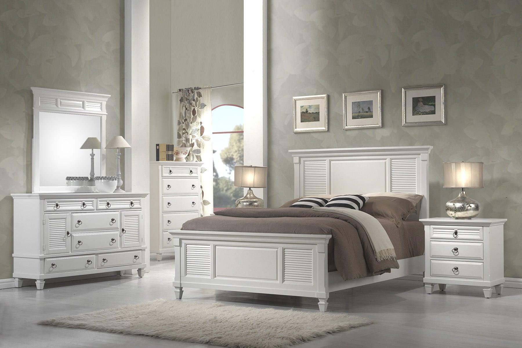 

    
White Cal King Shutter Panel Bedroom Set 4 WINCHESTER ALPINE Traditional Modern
