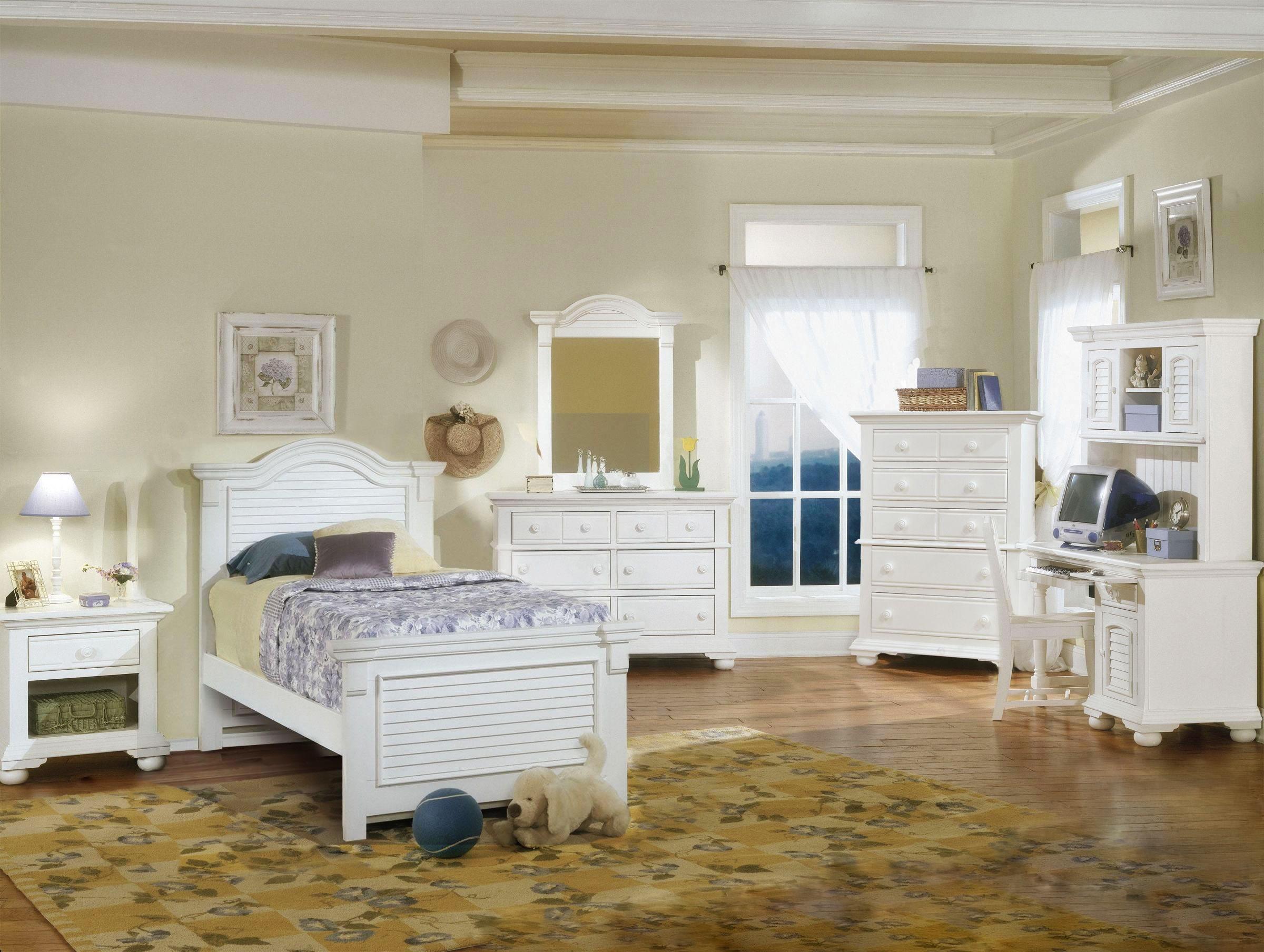 

    
White Dresser w/Mirror Set 2P COTTAGE 6510-DDVM Traditions American Woodcrafters
