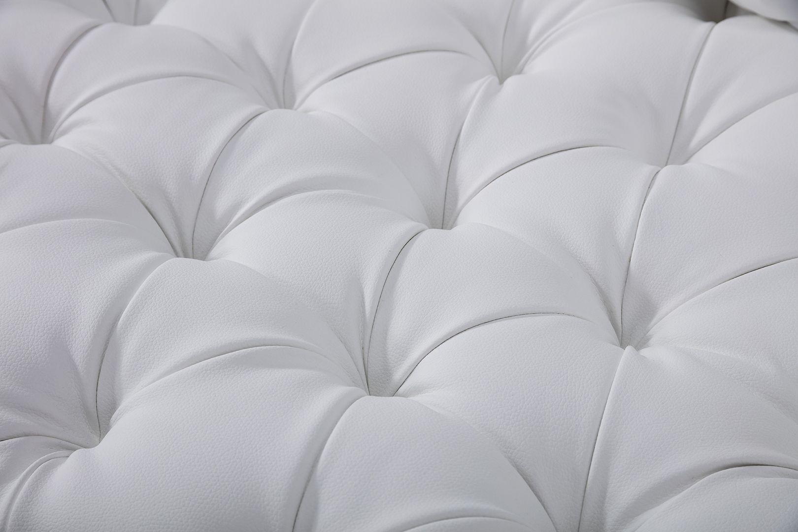 

    
White Faux Leather Sofa AE-D821-W  American Eagle Modern
