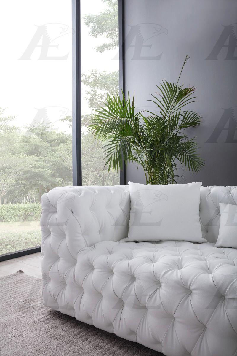 

    
American Eagle Furniture AE-D821-W Sofa White AE-D821-W-SF
