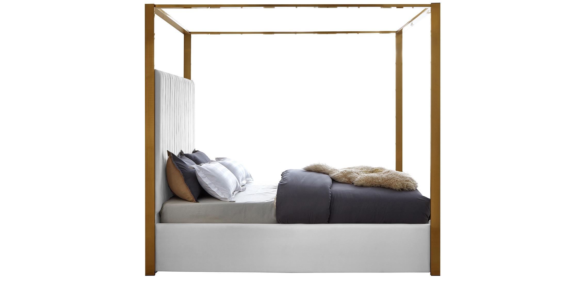 

    
JonesWhite-K Meridian Furniture Poster Bed
