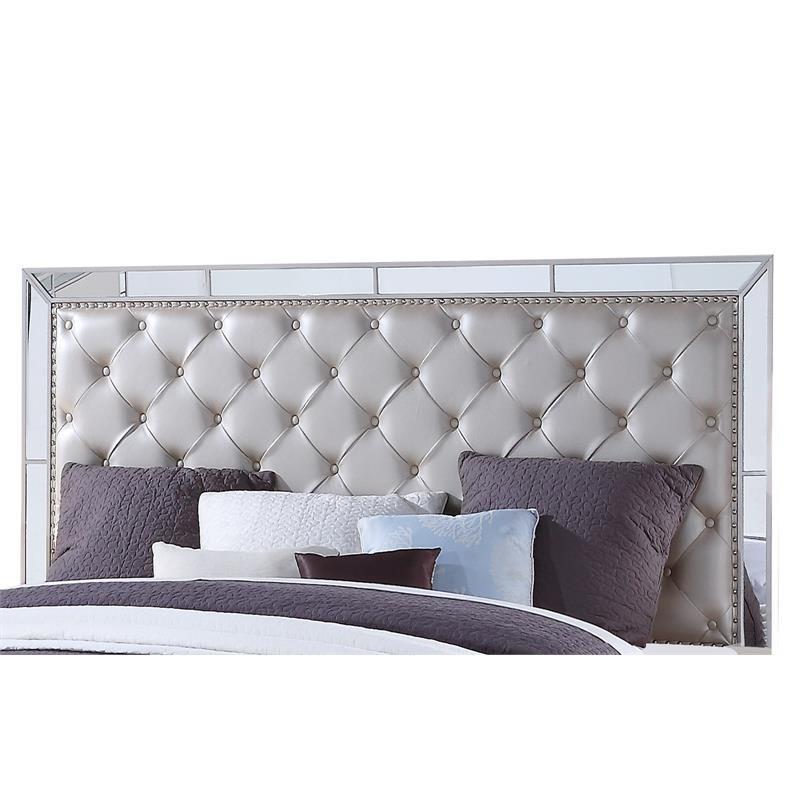 

        
Cosmos Furniture Gloria Panel Bedroom Set White Faux Leather 810053740316
