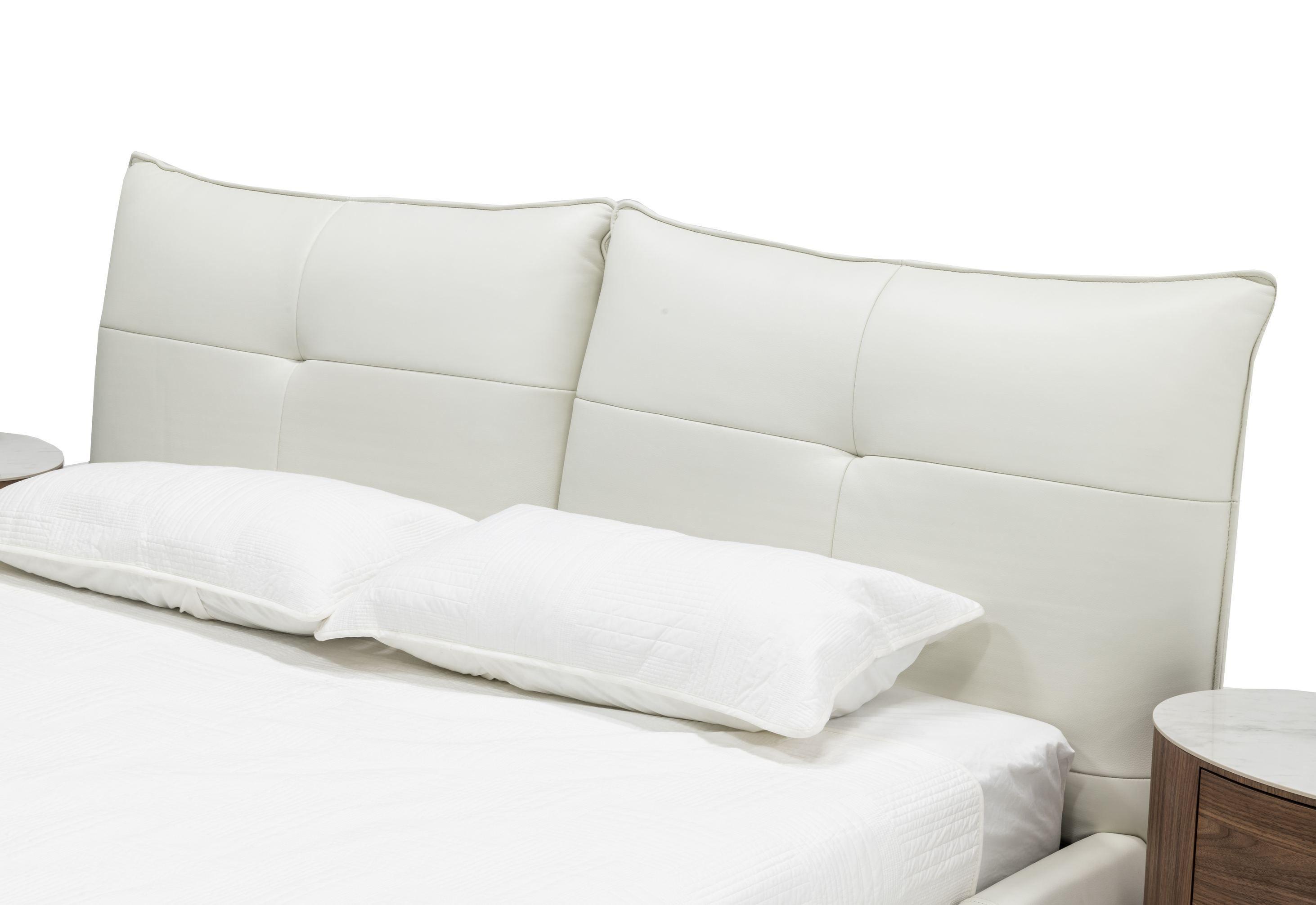 

    
VIG Furniture Patrick Panel Bed White/Brown VGKKB-75X-BED
