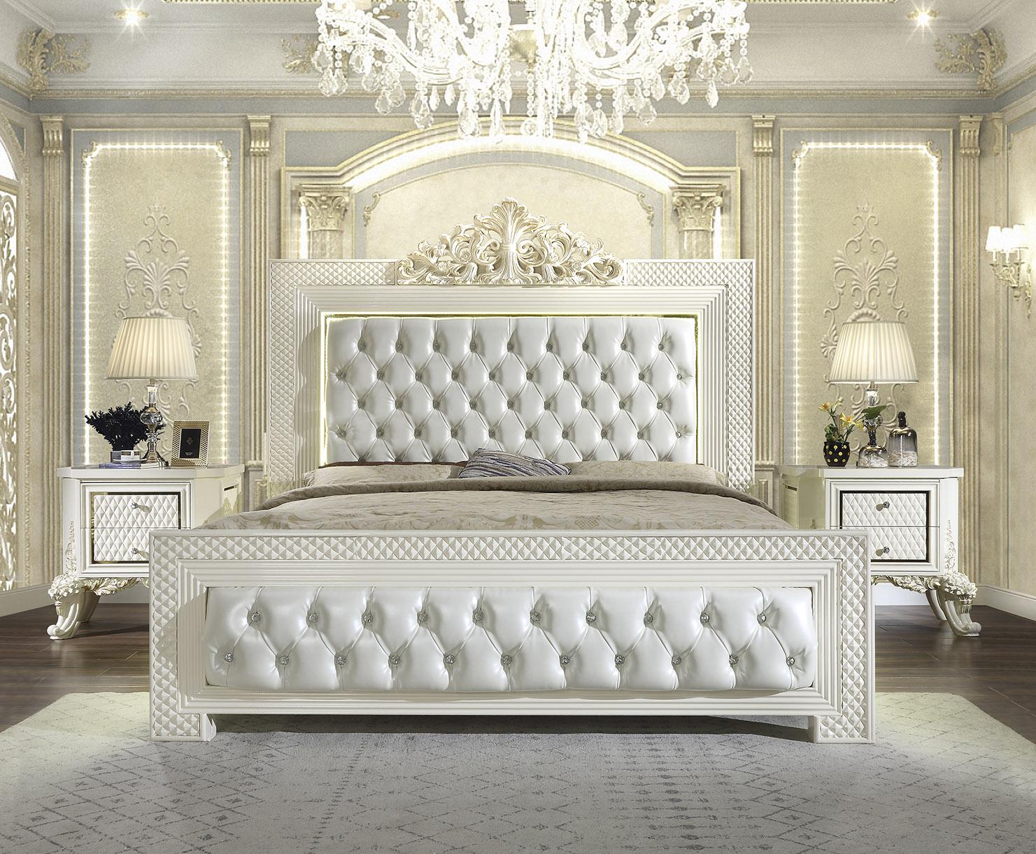 

    
White Gloss & Gold Brush Finish CAL King Bed Traditional Homey Design HD-8091
