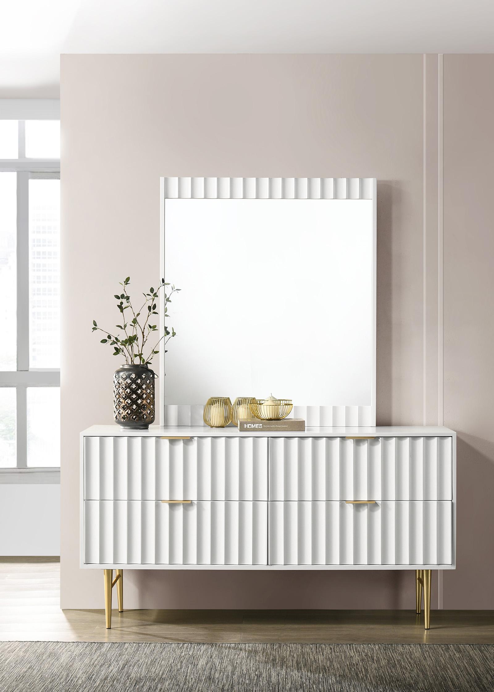 

    
Meridian Furniture MODERNIST 801White-D Set Dresser With Mirror White/Gold 801White-D-Set-2
