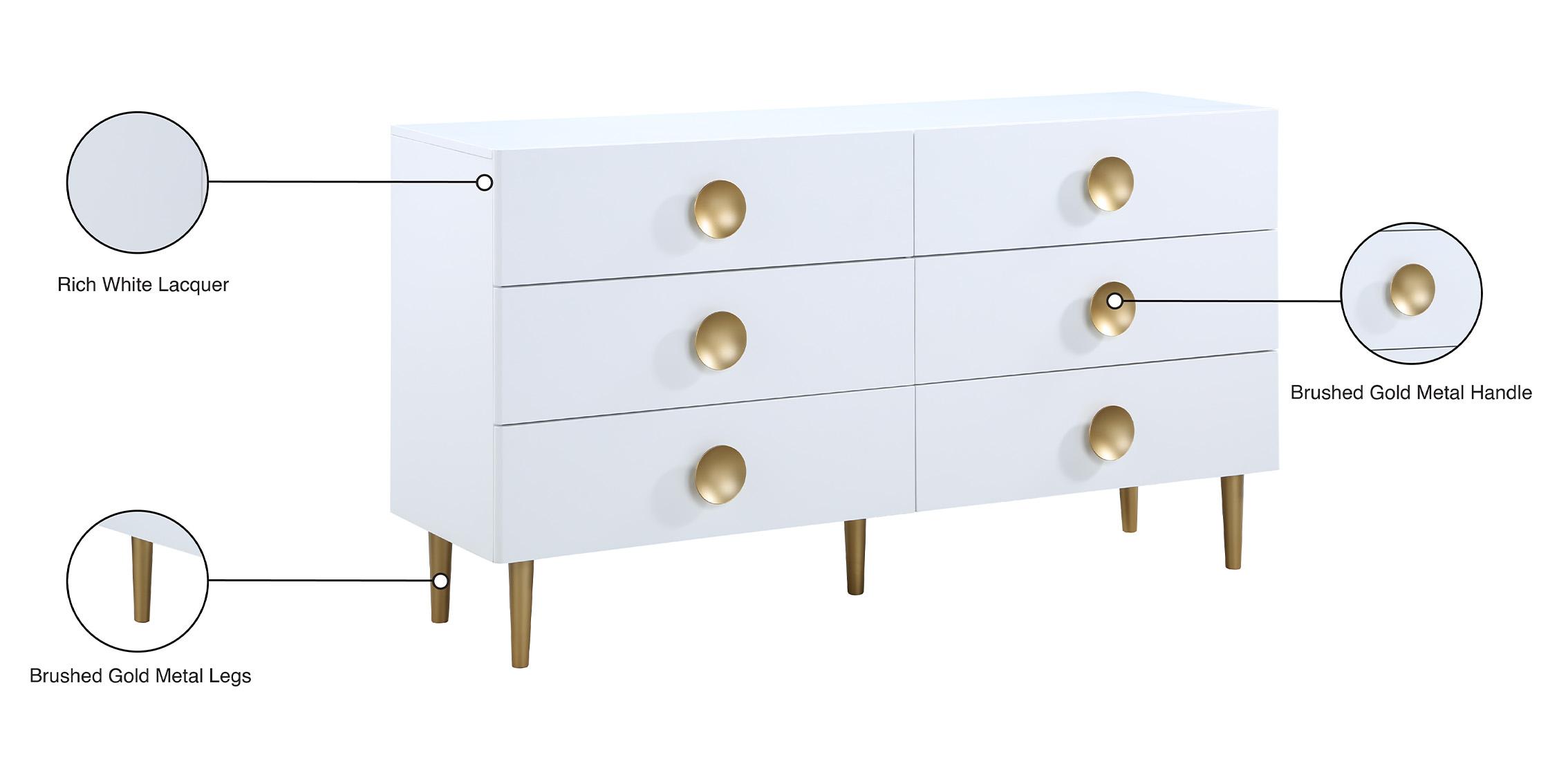 

    
Meridian Furniture ZAYNE 842White-D Dresser White/Gold 842White-D
