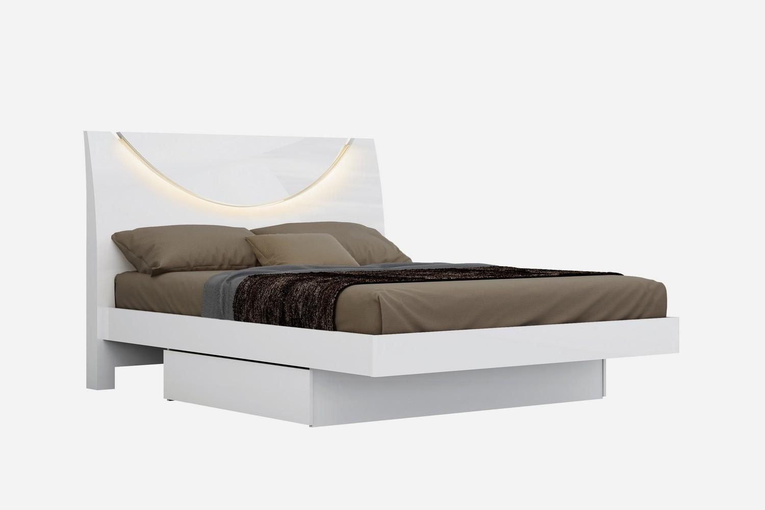 

    
White High Gloss Finish CAL King Size Bed Modern Bellagio Global United
