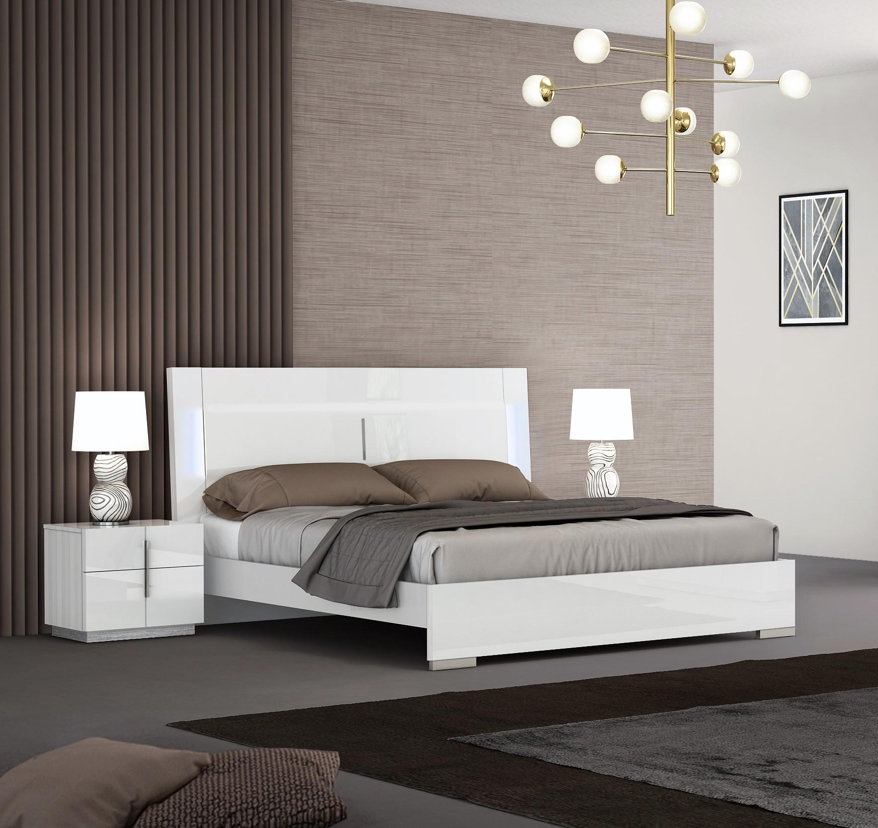 Contemporary Platform Bedroom Set Oslo SKU 17485-EK-Set-3 in White 